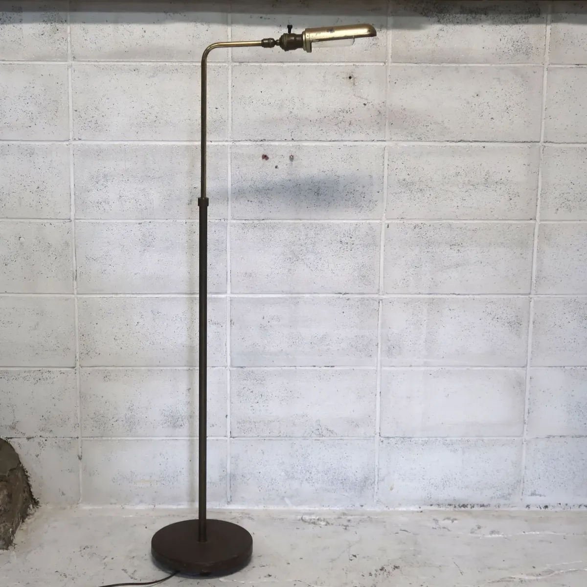 アンティーク ゴールドメタル フロアランプ