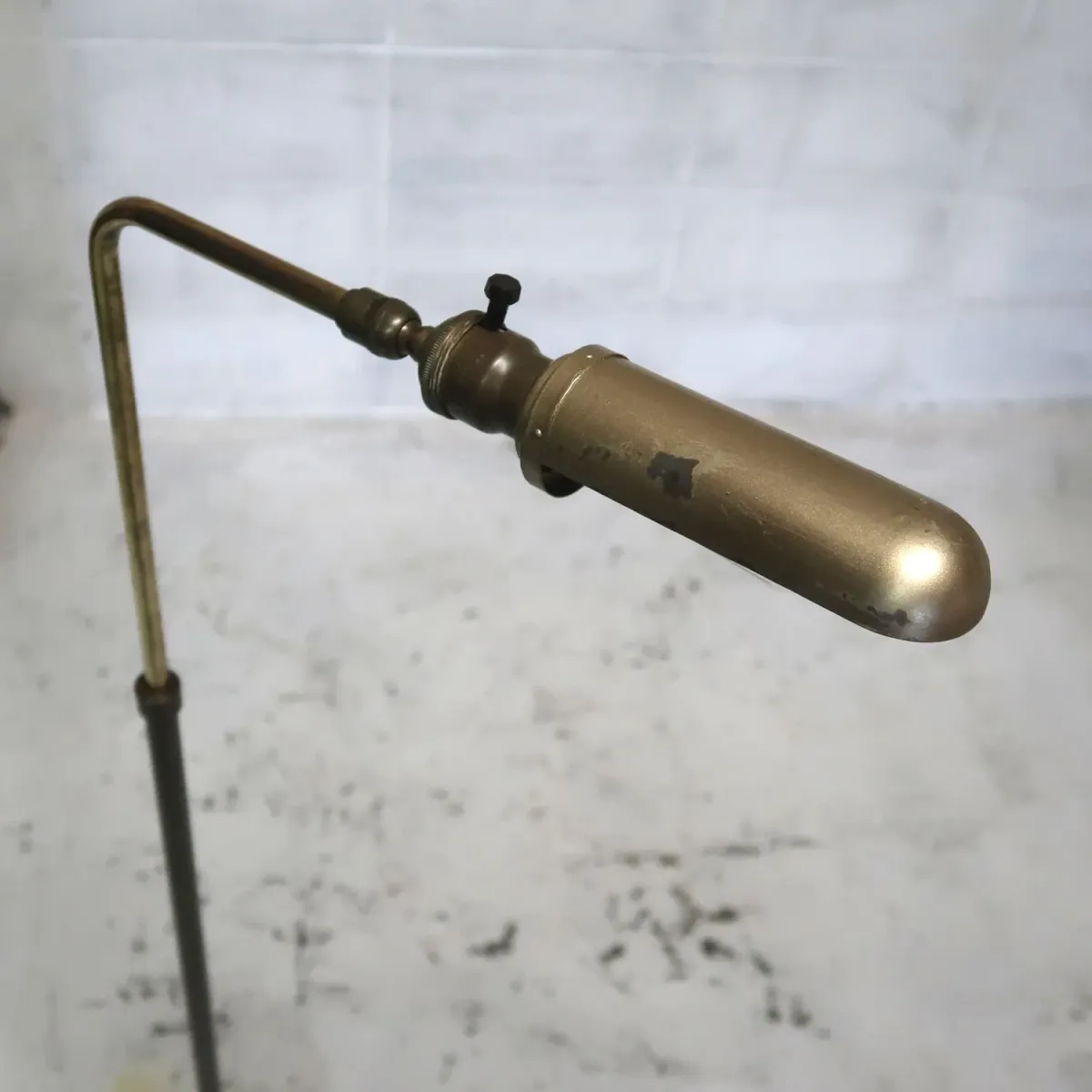 アンティーク ゴールドメタル フロアランプ