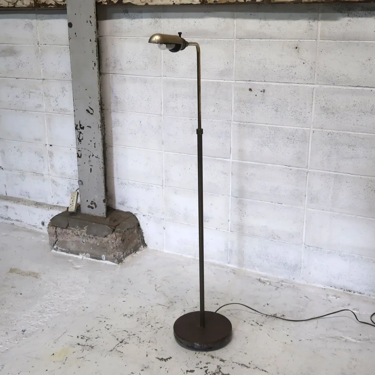 アンティーク ゴールドメタル フロアランプ