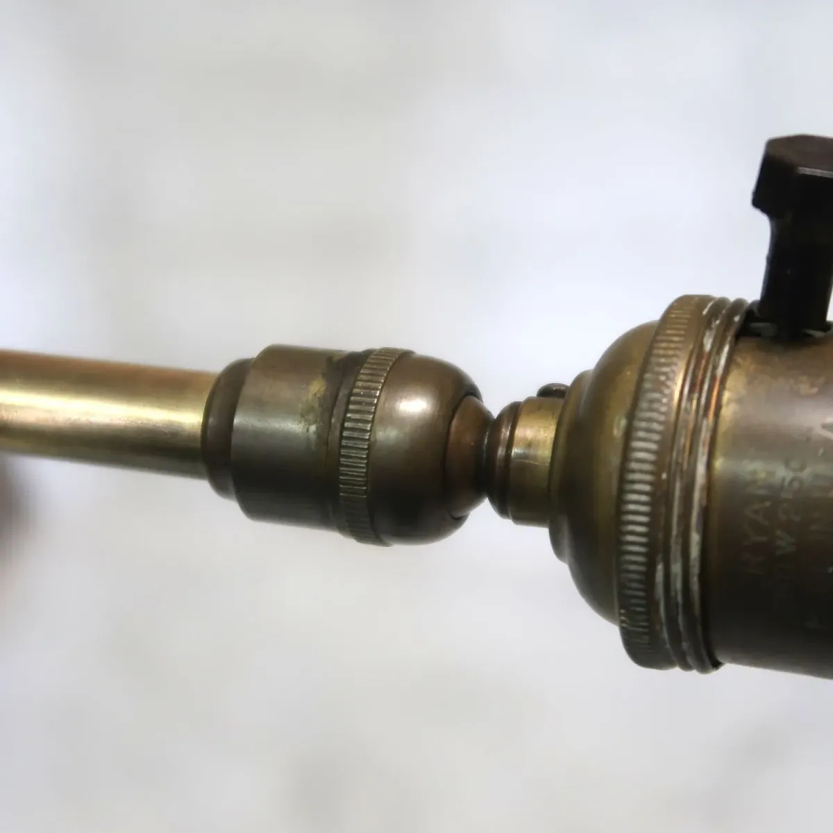 アンティーク ゴールドメタル フロアランプ