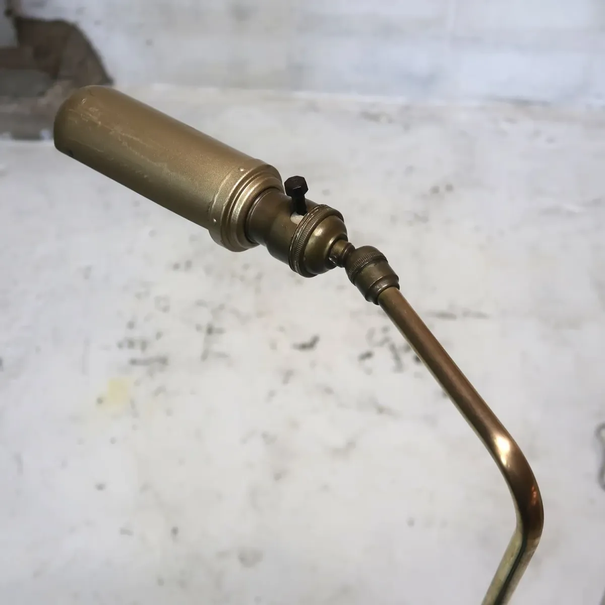 アンティーク ゴールドメタル フロアランプ