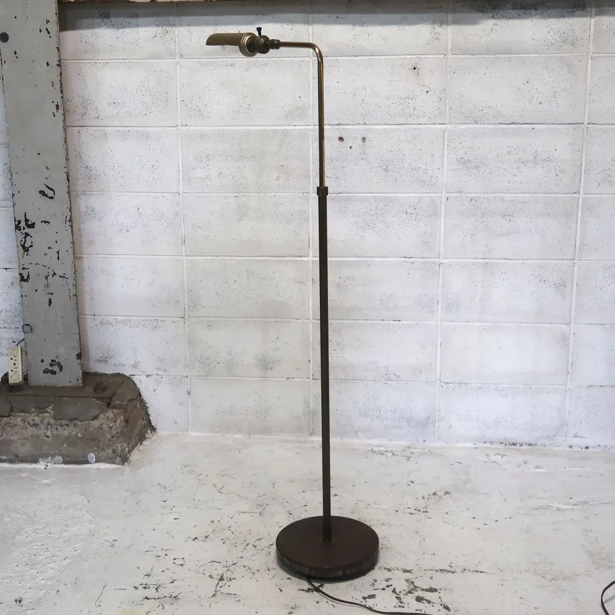 アンティーク ゴールドメタル フロアランプ