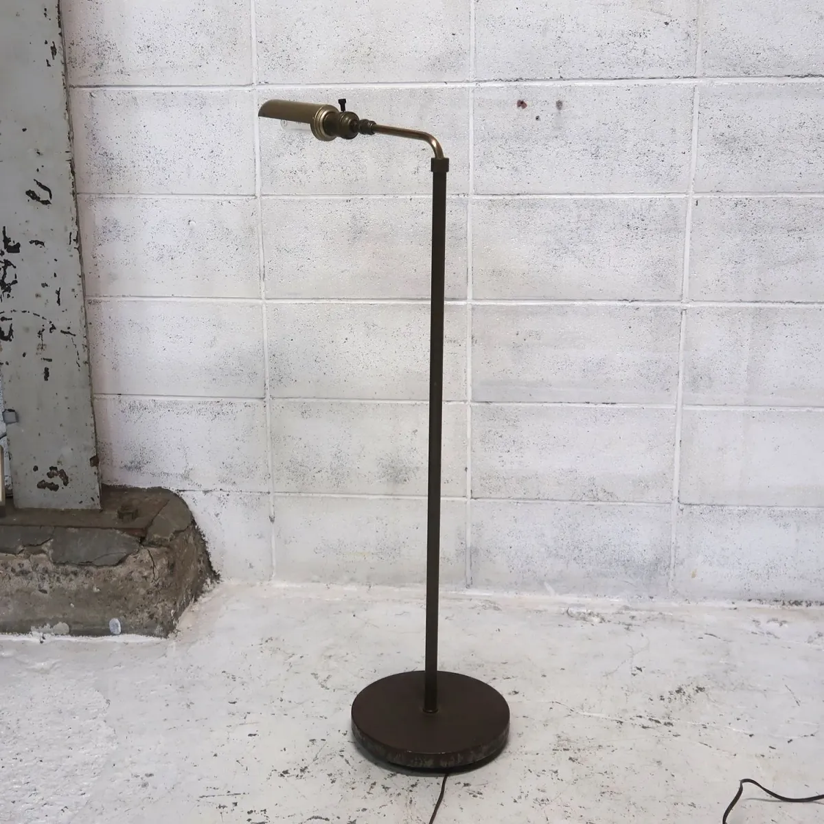 アンティーク ゴールドメタル フロアランプ