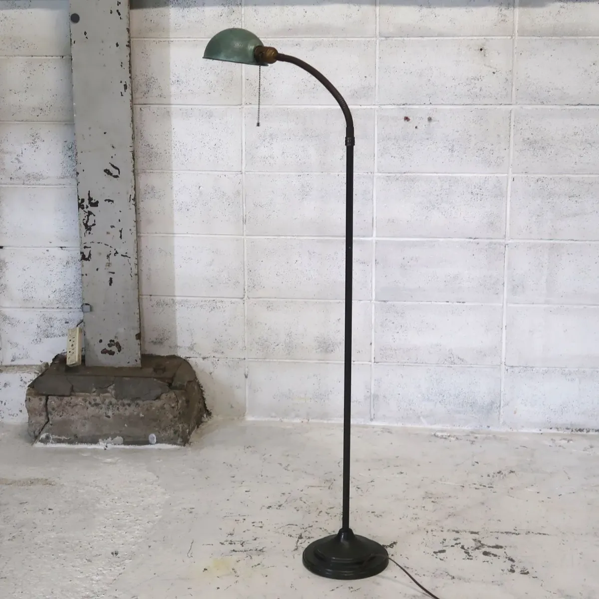 ビンテージ インダストリアル フロアランプ