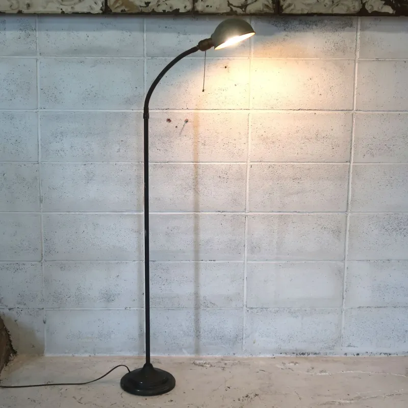 ビンテージ インダストリアル フロアランプ