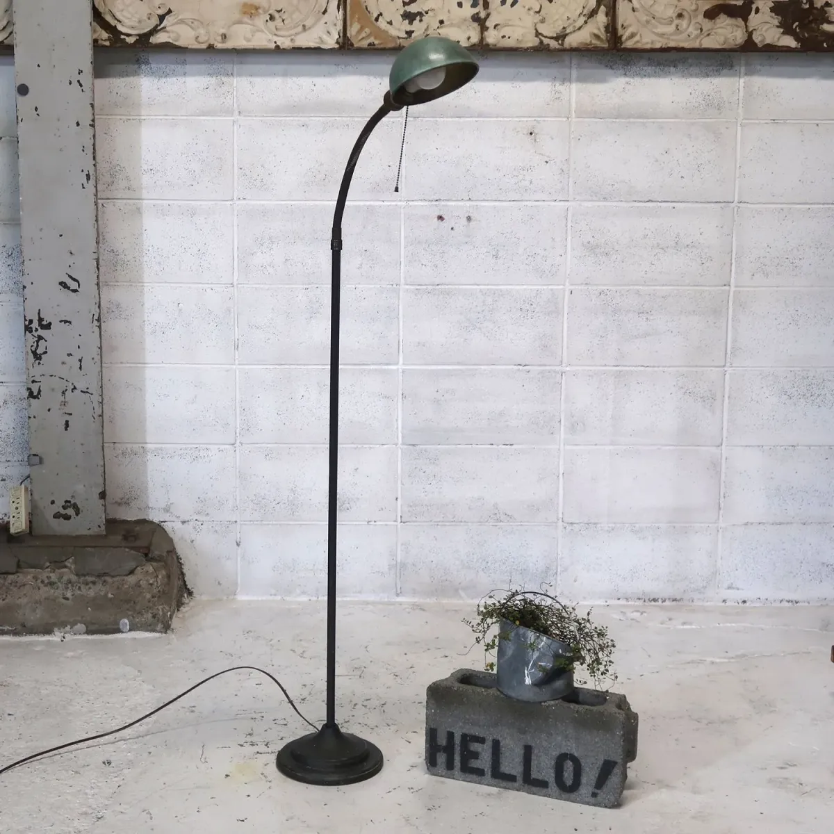 ビンテージ インダストリアル フロアランプ