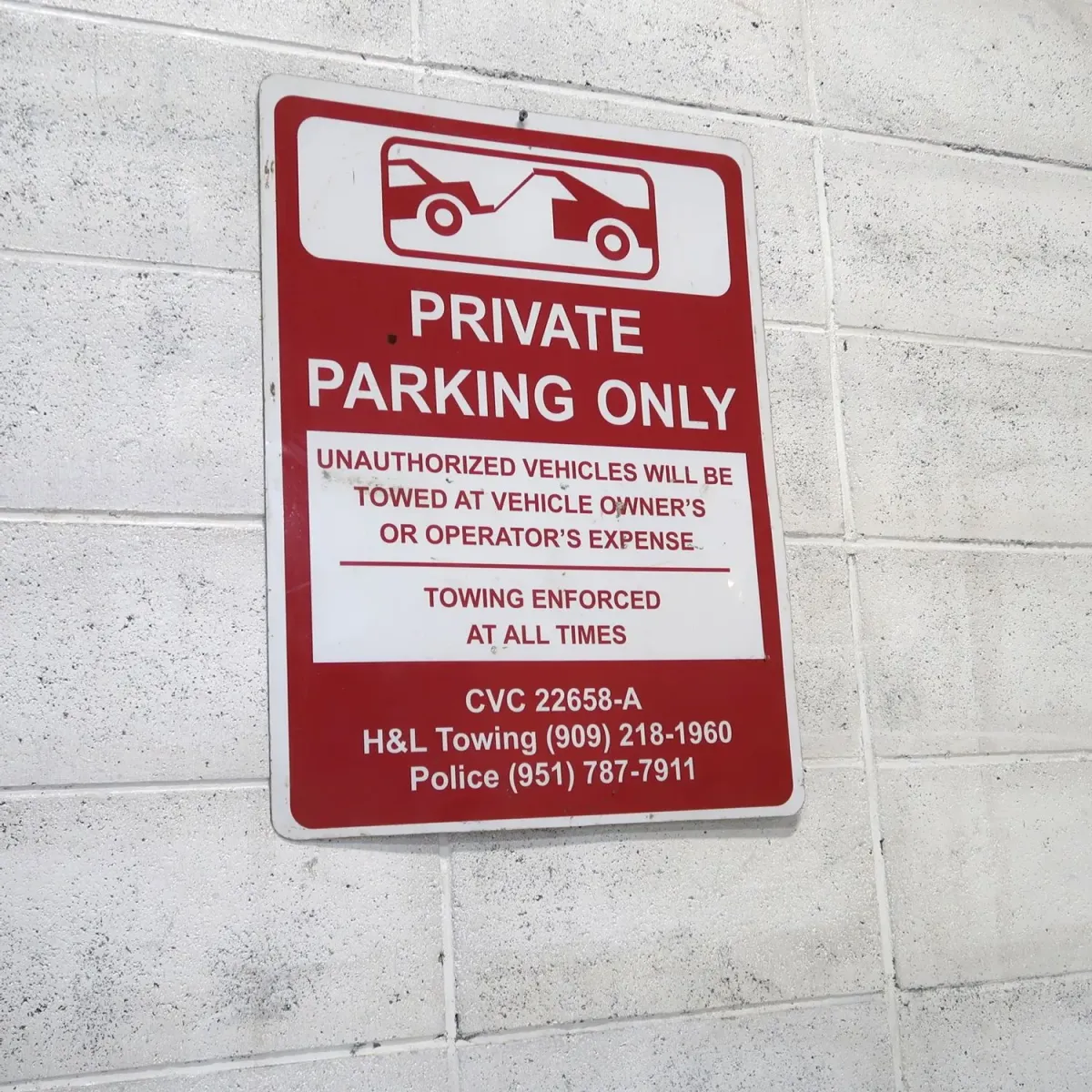 ロードサイン PRIVATE PARKING ONLY