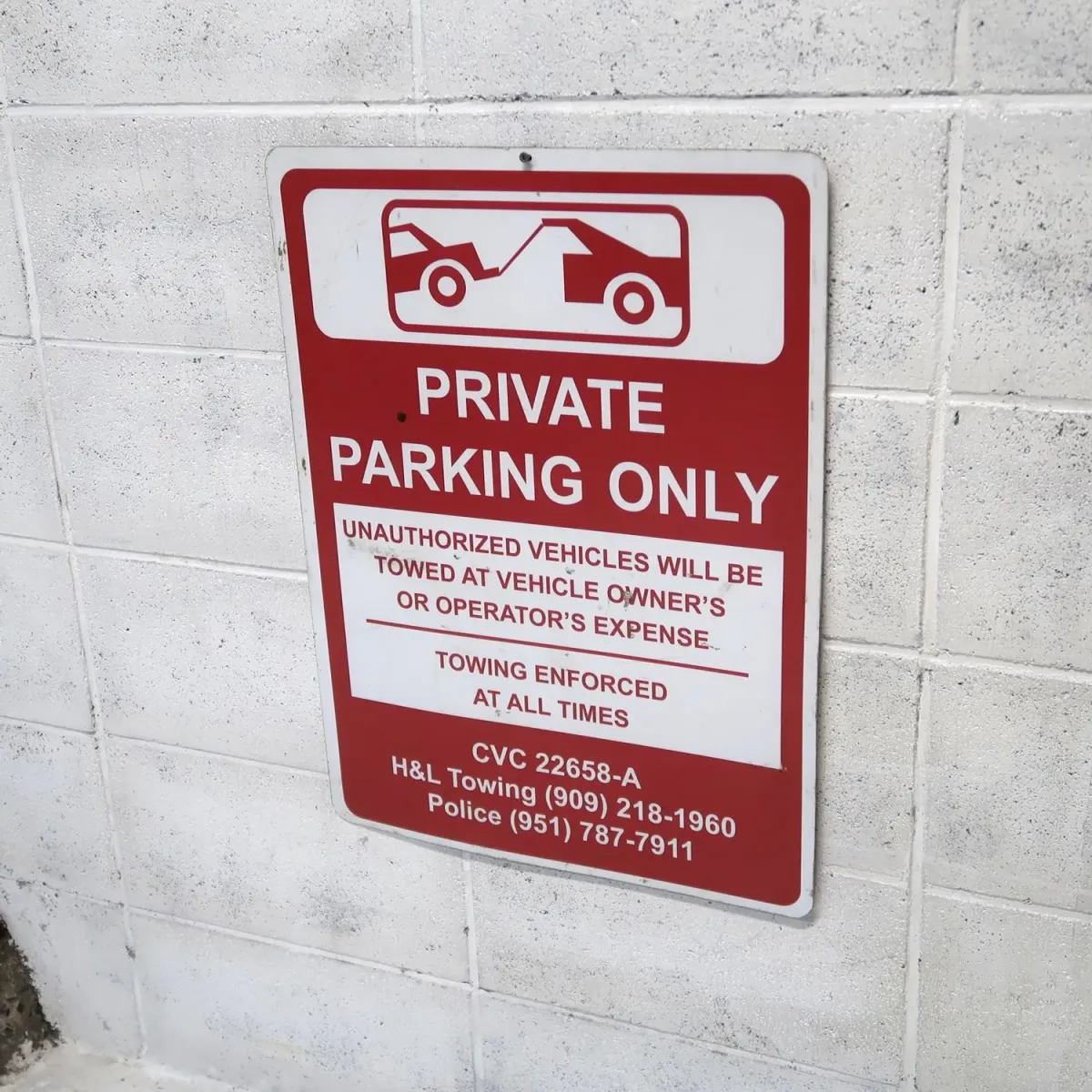 ロードサイン PRIVATE PARKING ONLY