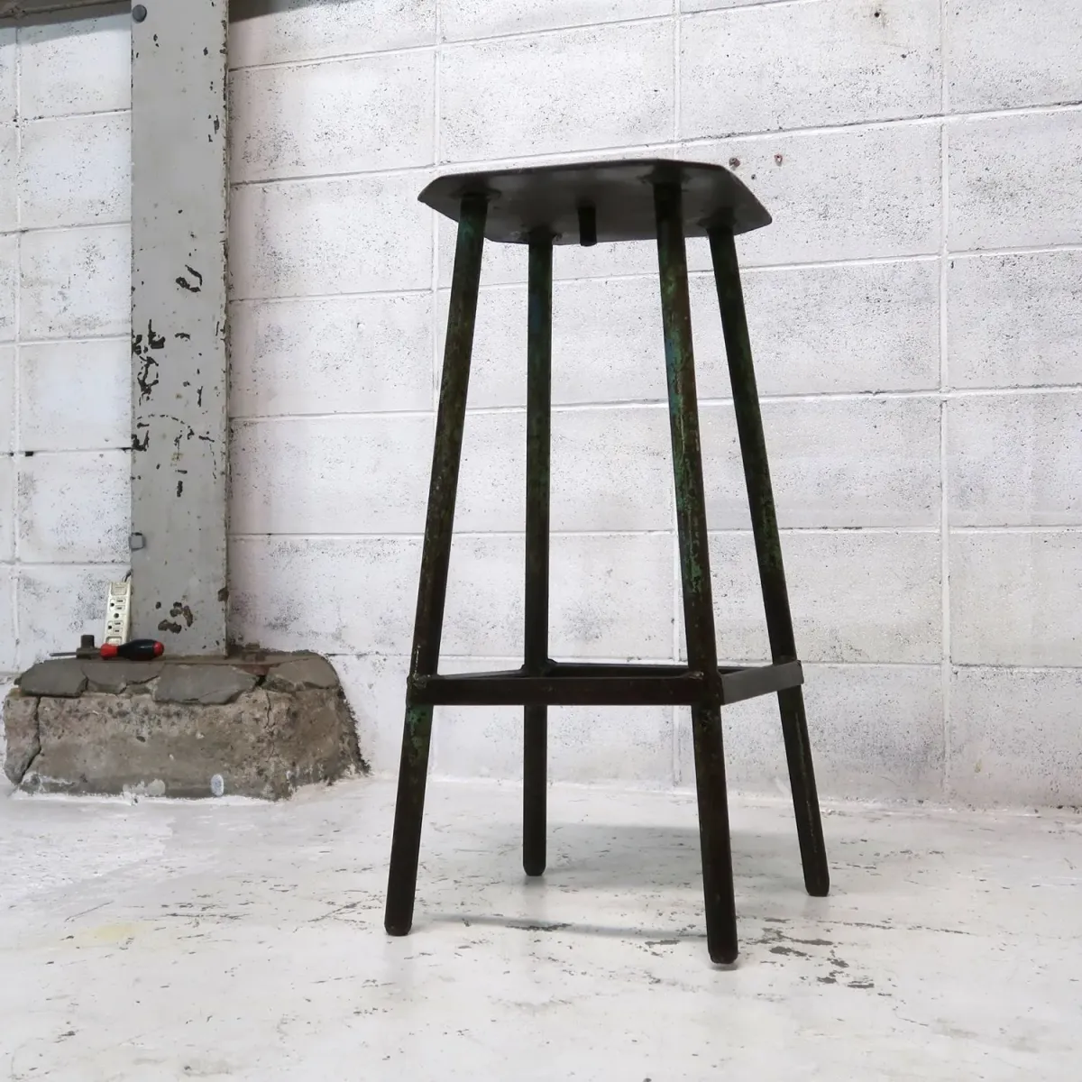 ビンテージ アイアン スタンドテーブル