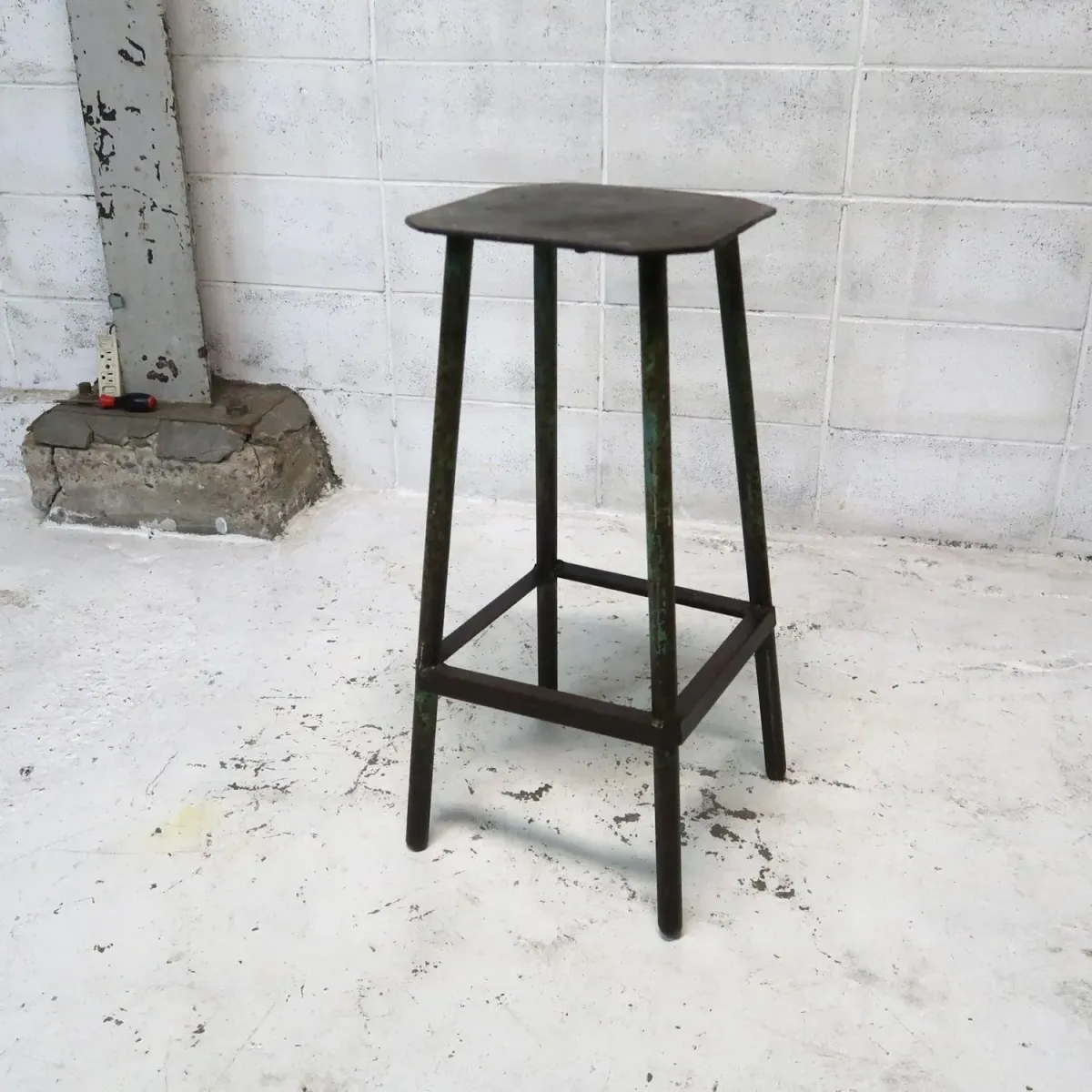 ビンテージ アイアン スタンドテーブル