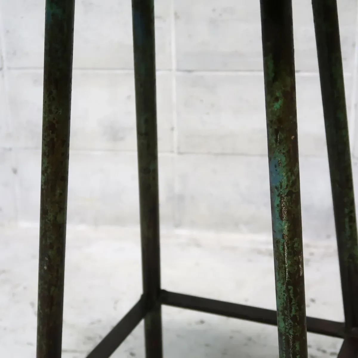 ビンテージ アイアン スタンドテーブル