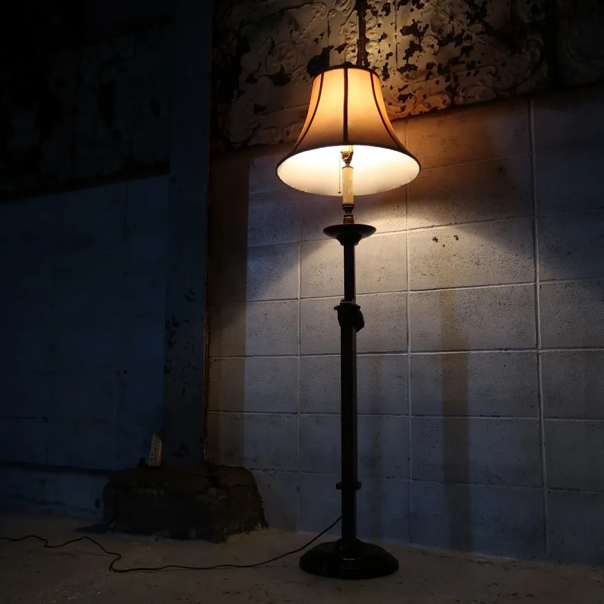 アンティーク ウッドベース フロアランプ