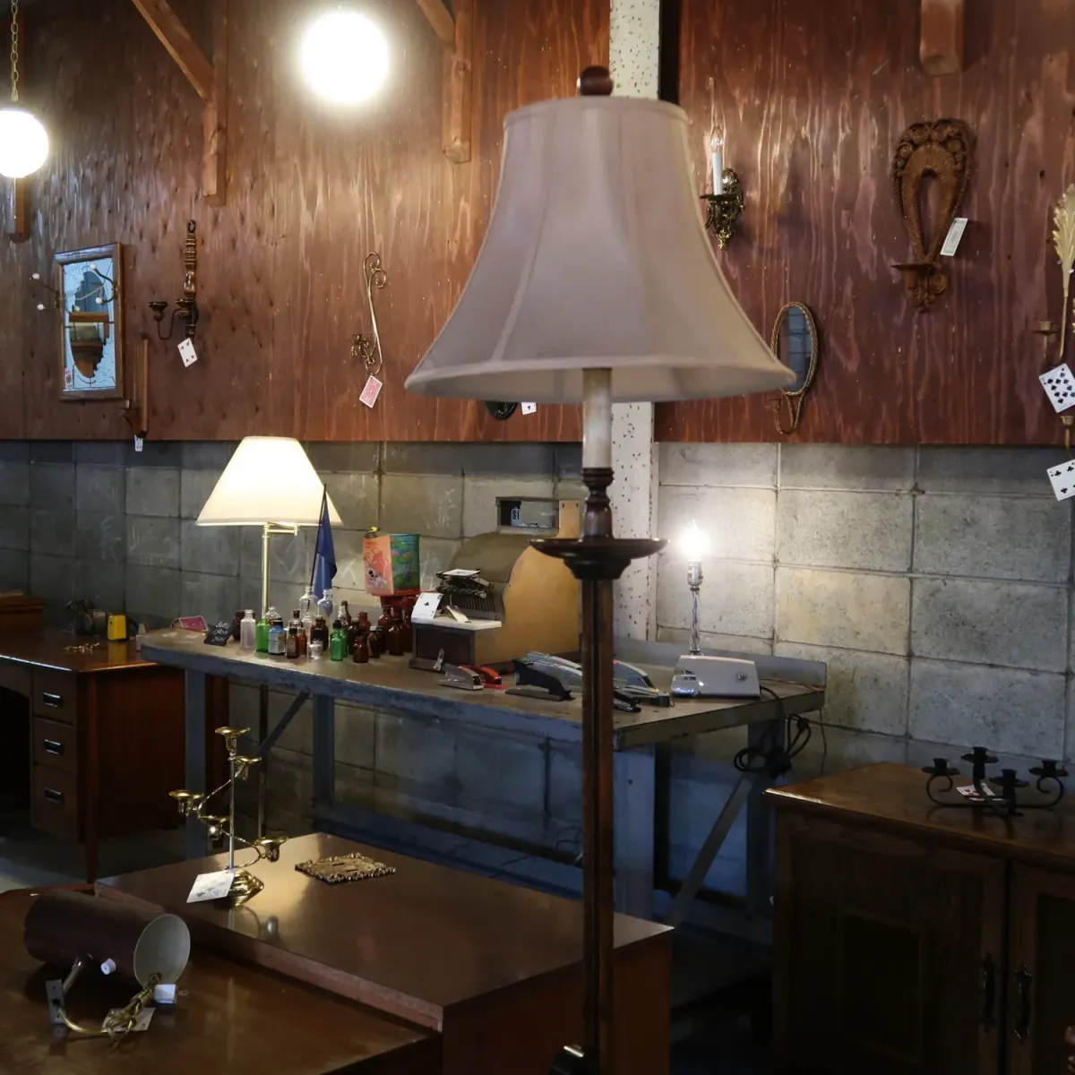 アンティーク ウッドベース フロアランプ