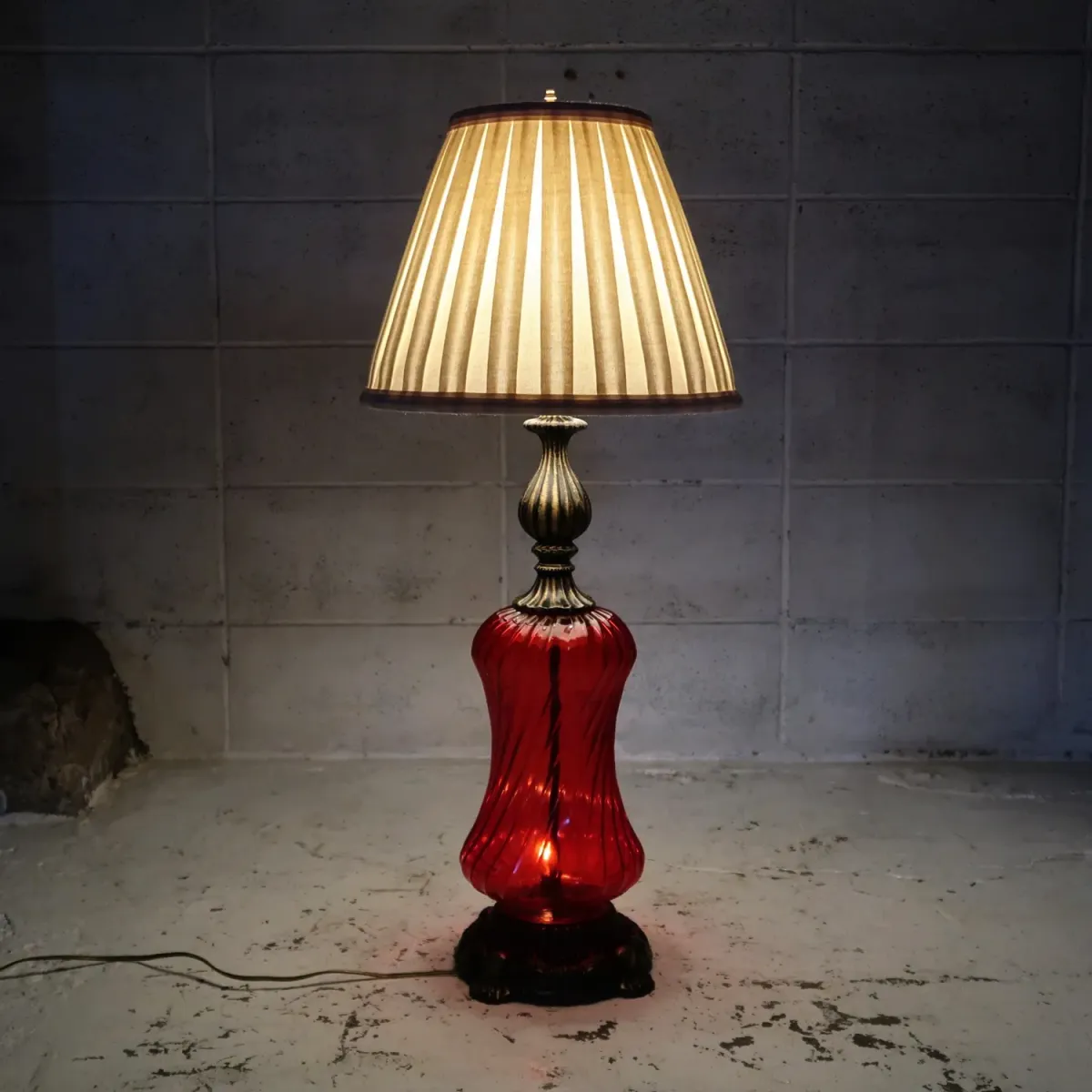 アンティーク ガラスベース テーブルランプ