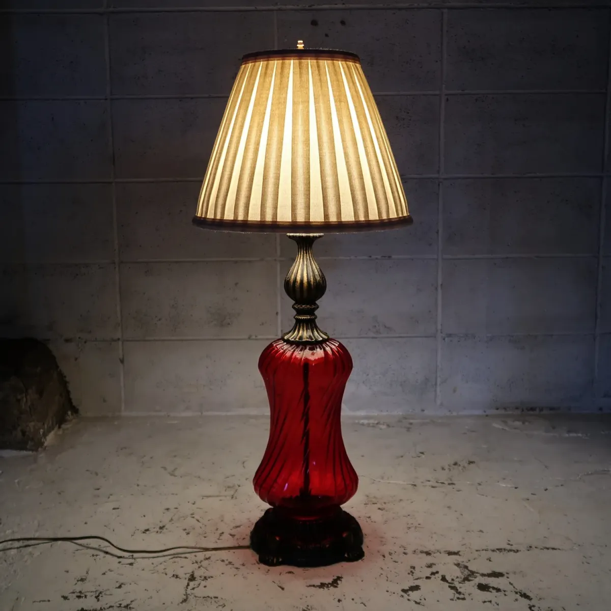 アンティーク ガラスベース テーブルランプ