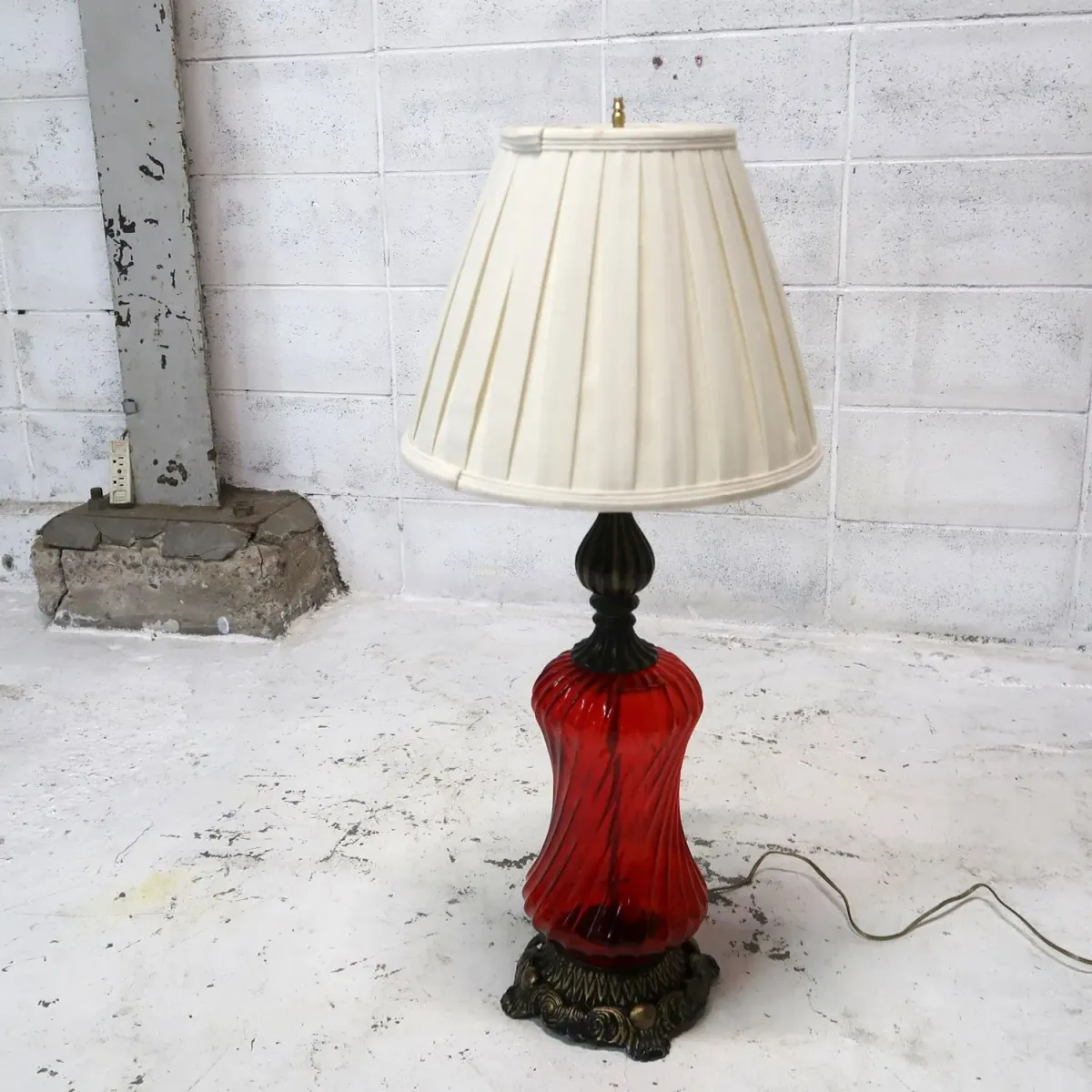 アンティーク ガラスベース テーブルランプ