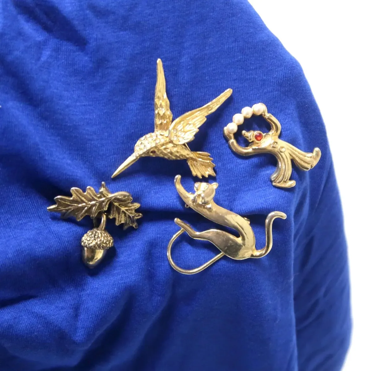 ゴールドメタル ピンズ どんぐりモチーフ