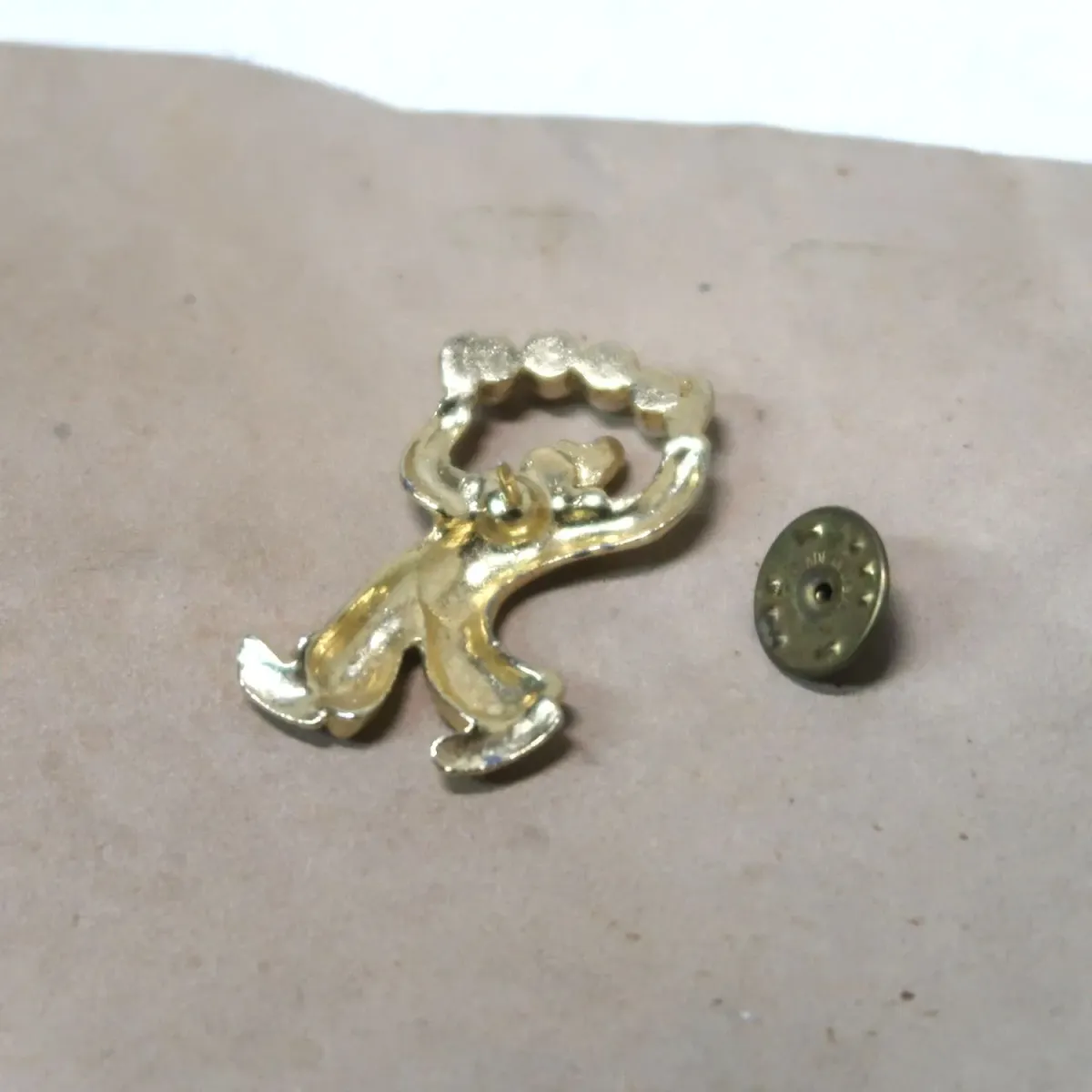 ゴールドメタル ピンズ ピエロモチーフ