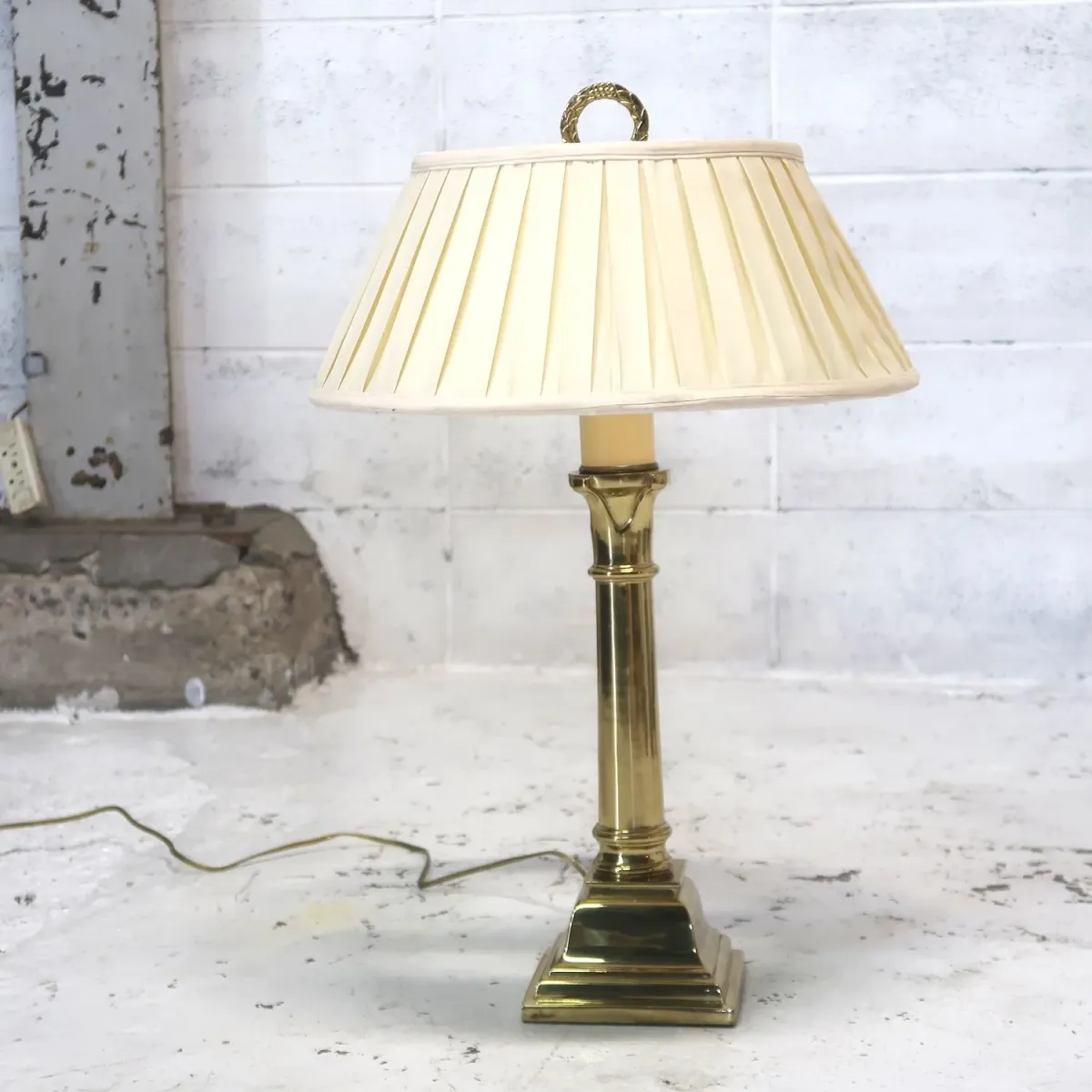 Ethan Allen アンティーク ゴールドメタル テーブルランプ 2灯