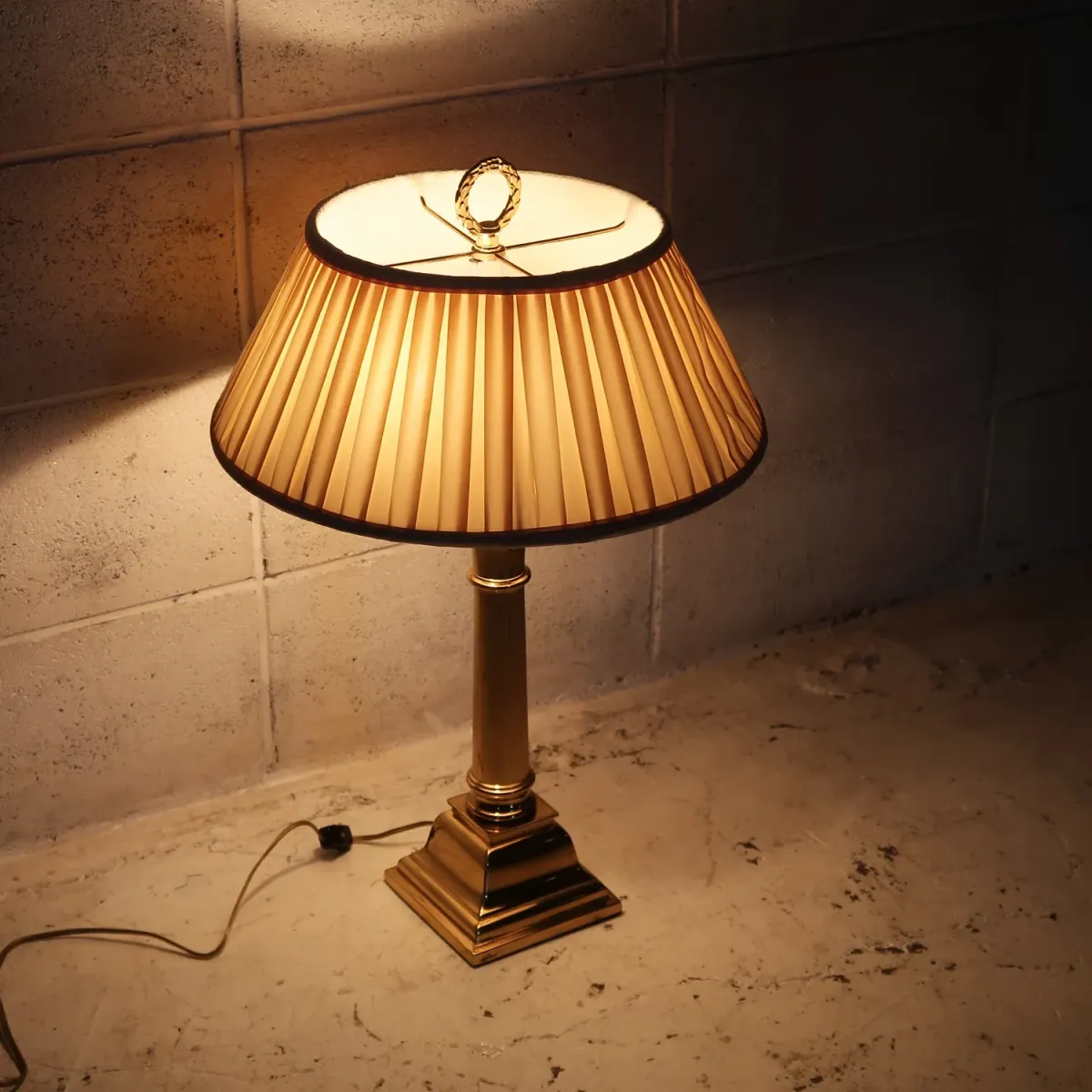 Ethan Allen アンティーク ゴールドメタル テーブルランプ 2灯