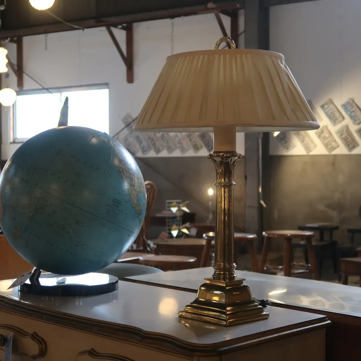 Ethan Allen アンティーク ゴールドメタル テーブルランプ 2灯