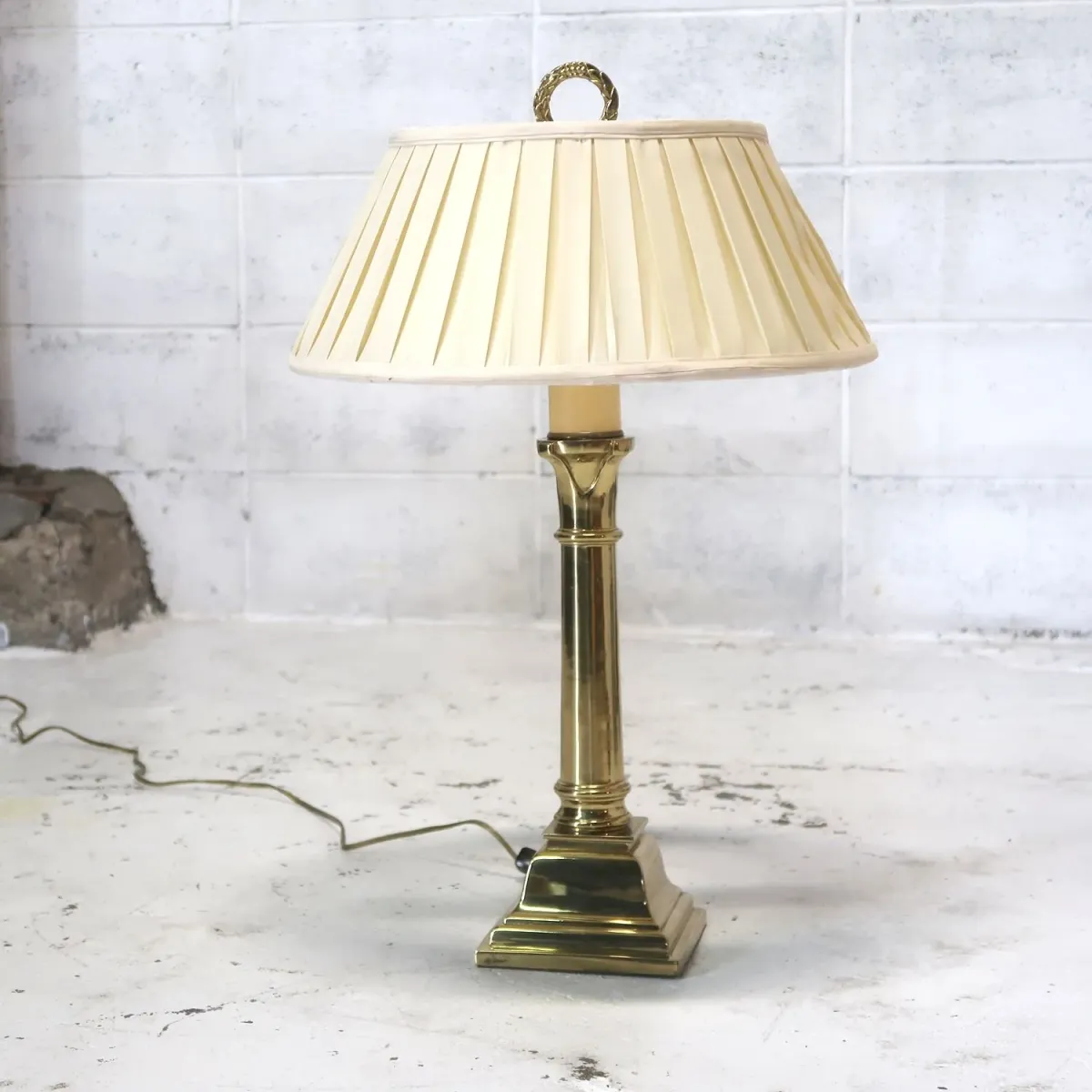 Ethan Allen アンティーク ゴールドメタル テーブルランプ 2灯