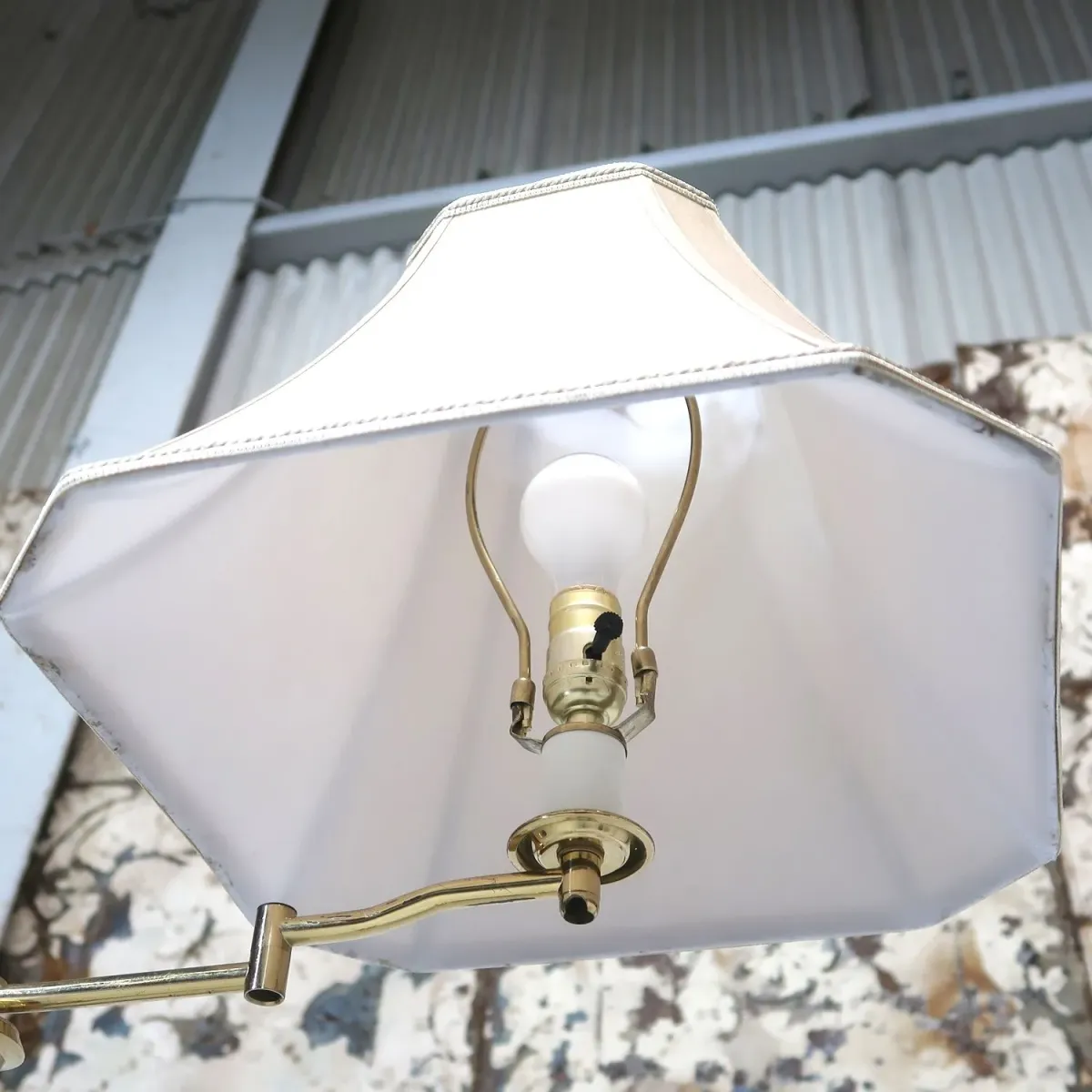 アンティーク ゴールドメタル フロアランプ