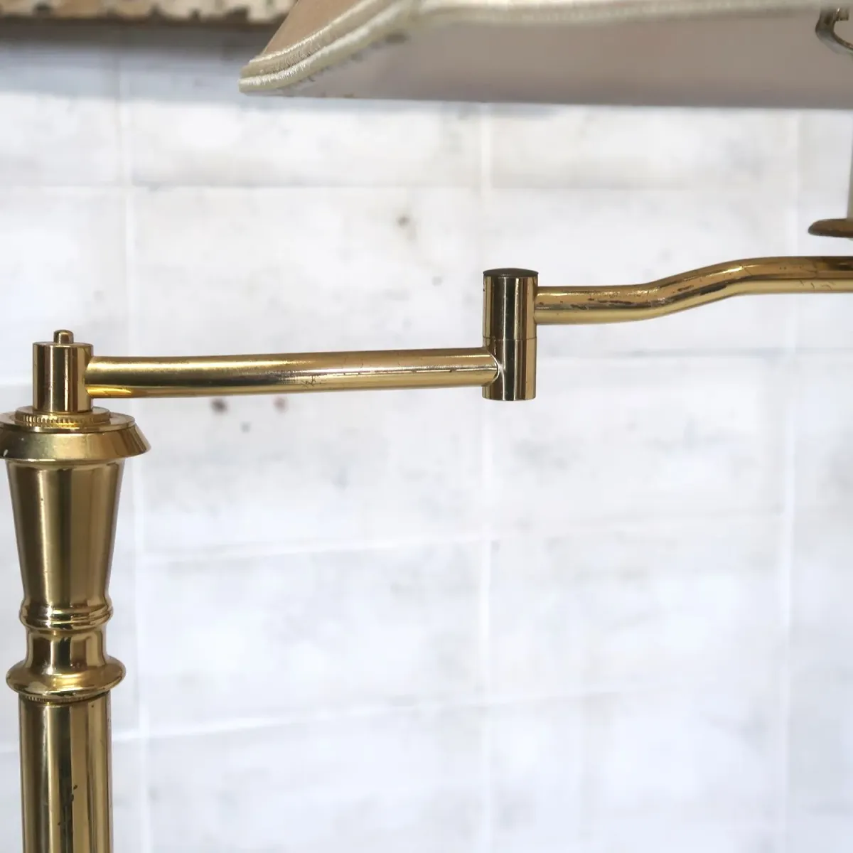 アンティーク ゴールドメタル フロアランプ