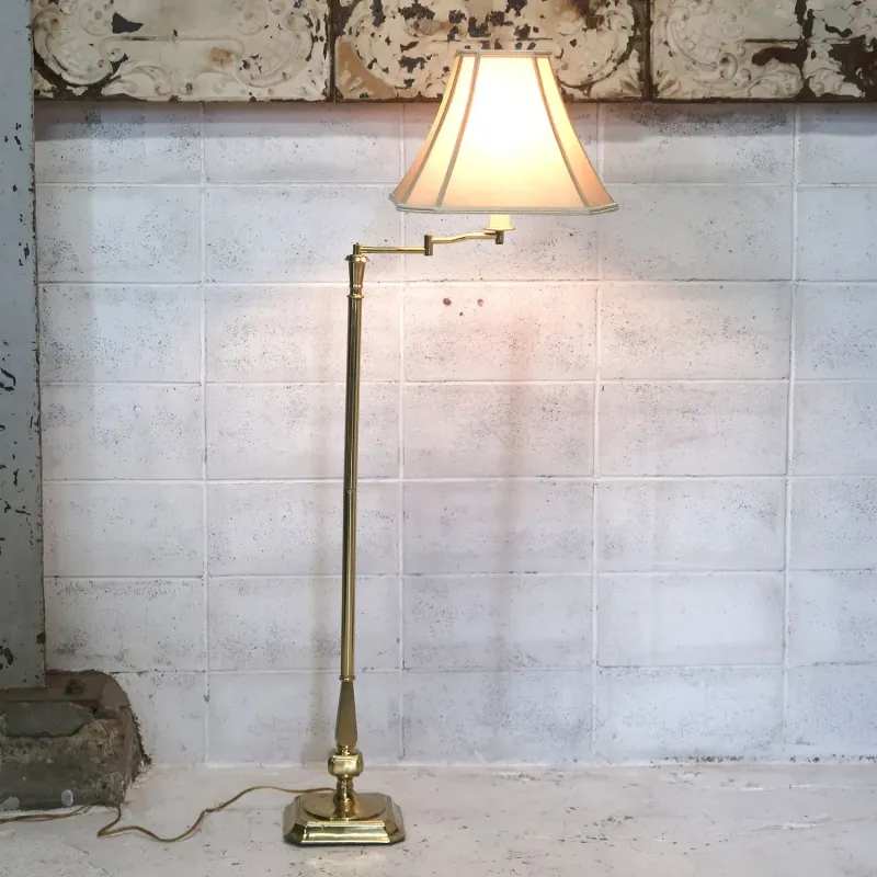 アンティーク ゴールドメタル フロアランプ