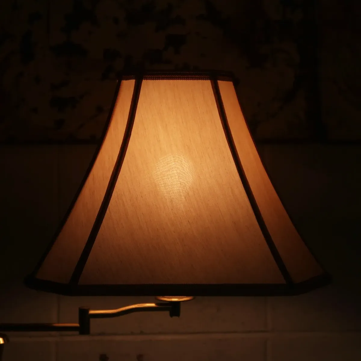 アンティーク ゴールドメタル フロアランプ