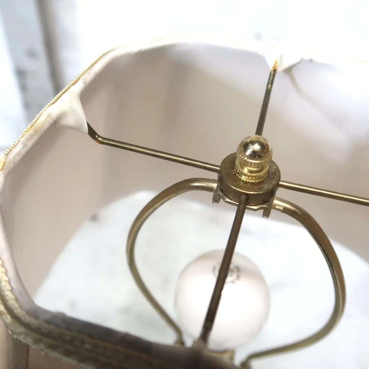 アンティーク ゴールドメタル フロアランプ