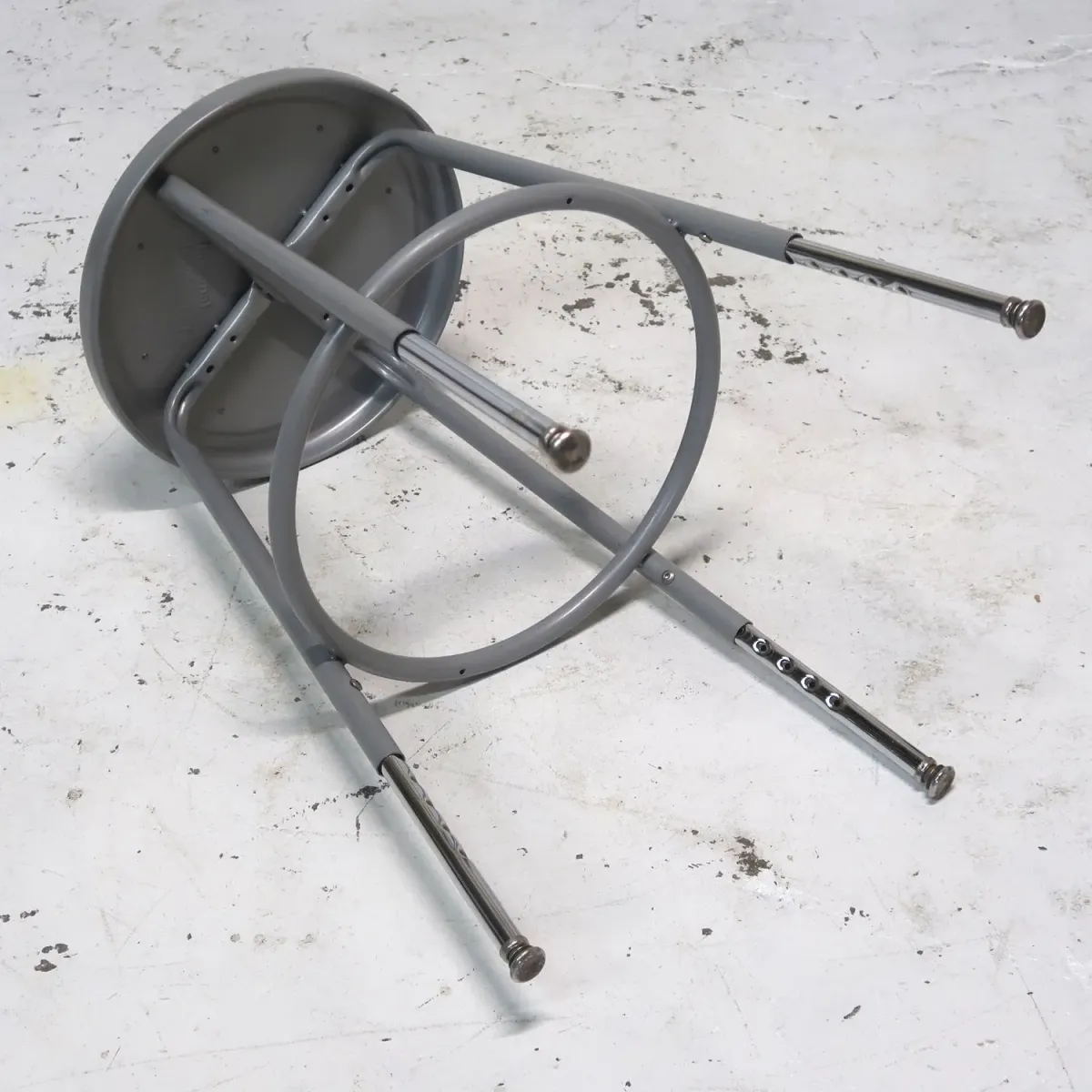 National Public Seating メタルスツール