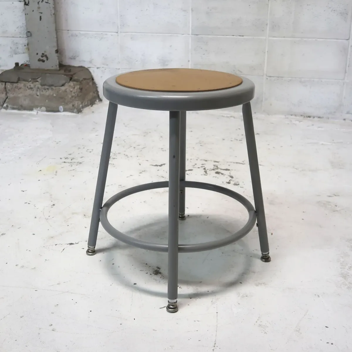 National Public Seating メタルスツール