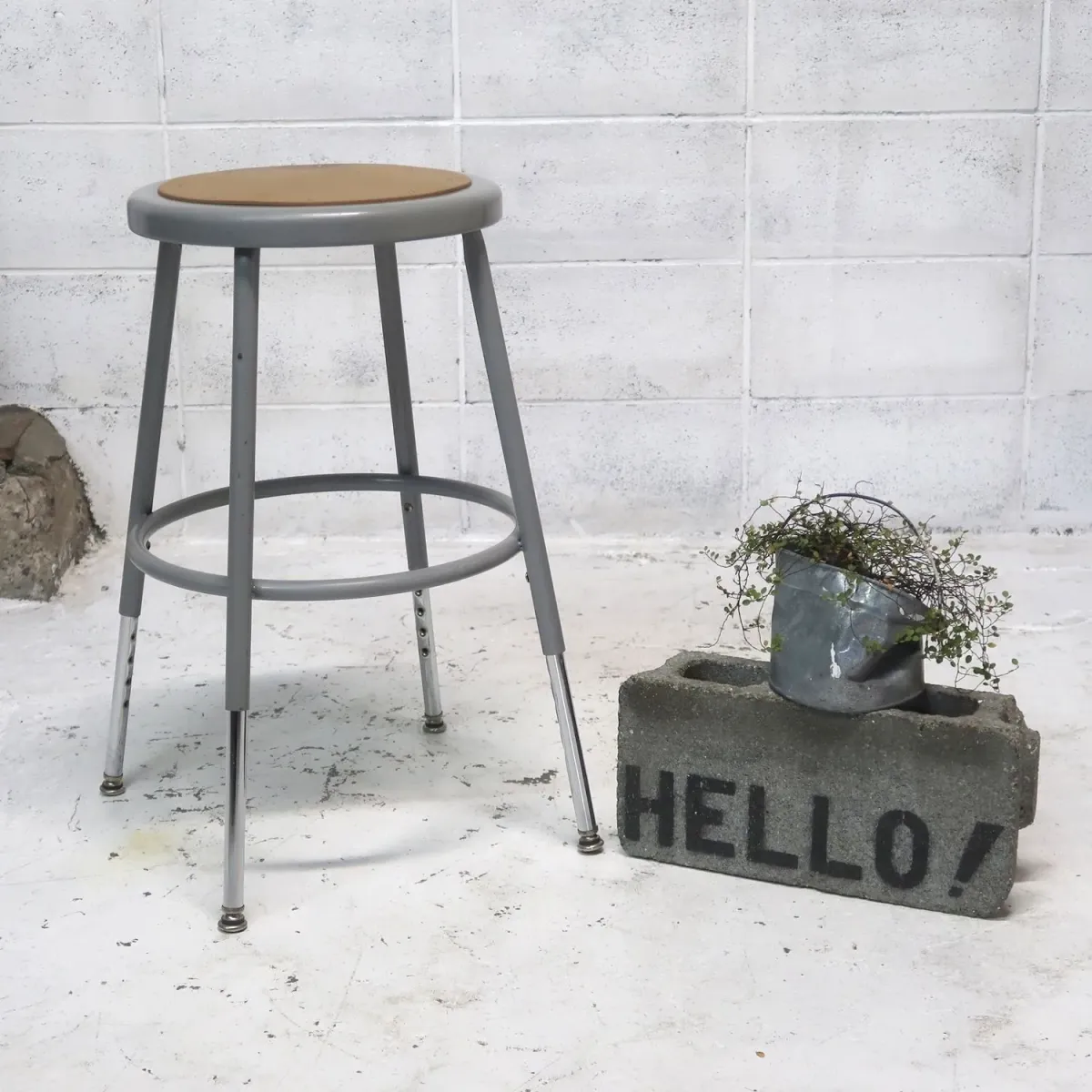 National Public Seating メタルスツール