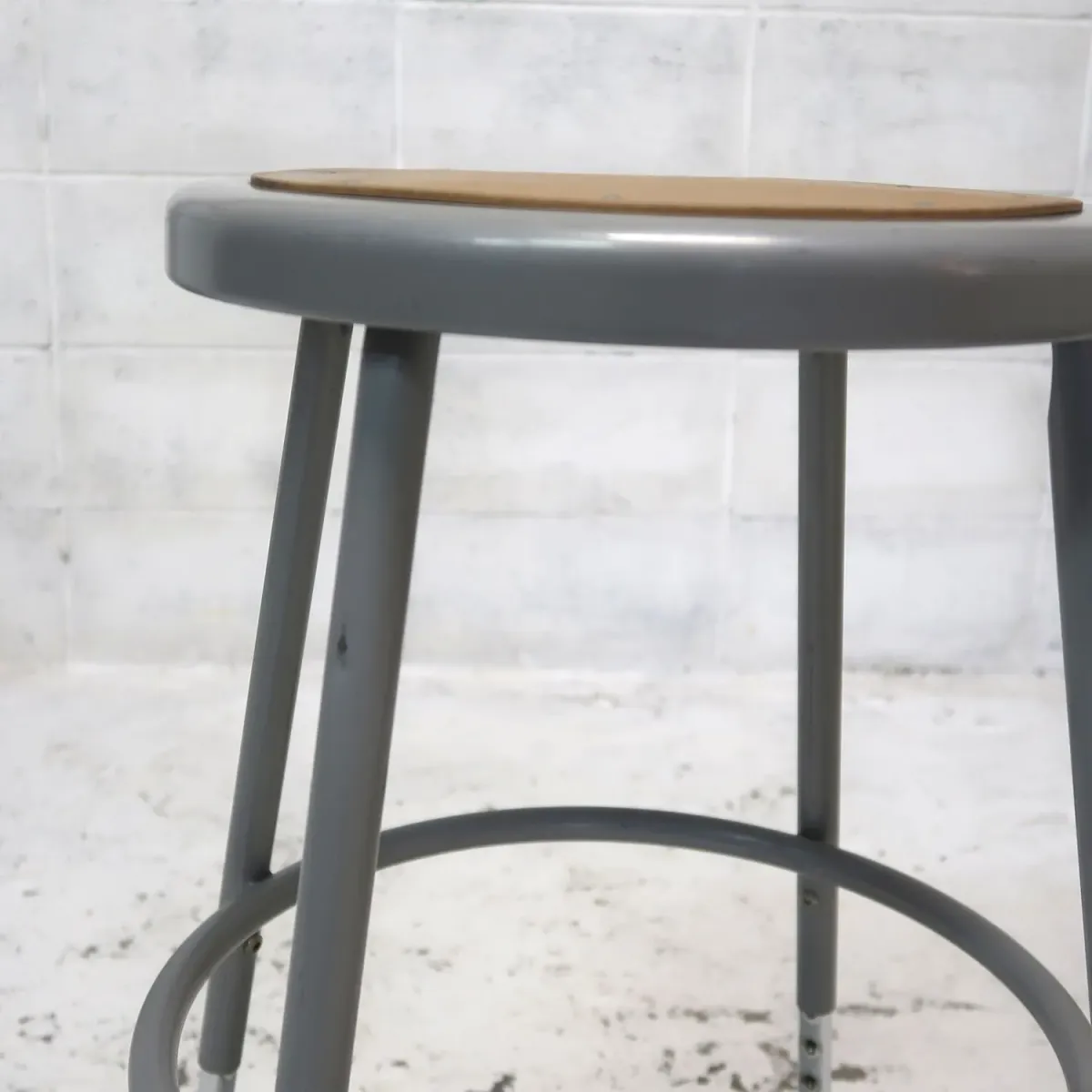 National Public Seating メタルスツール