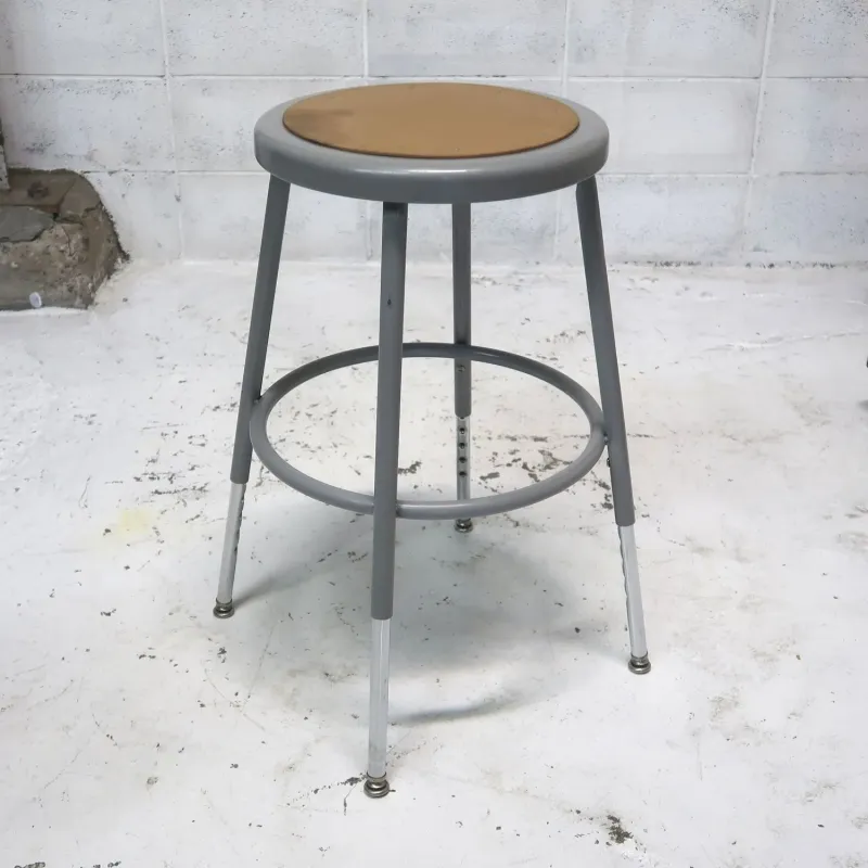 National Public Seating メタルスツール