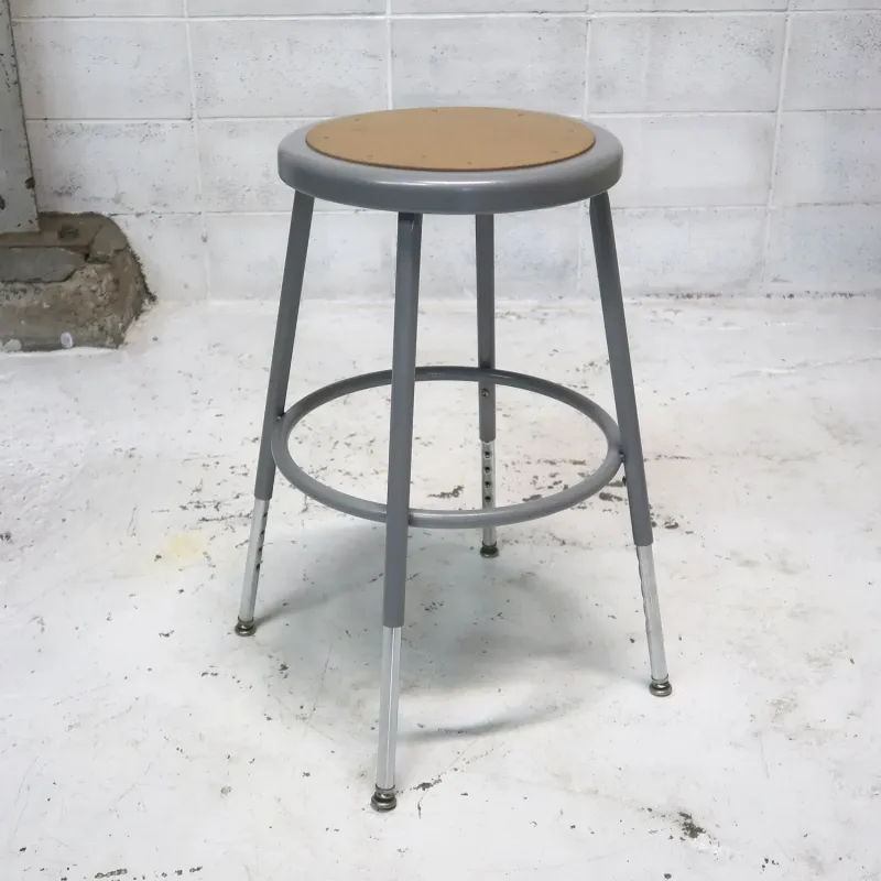 National Public Seating メタルスツール