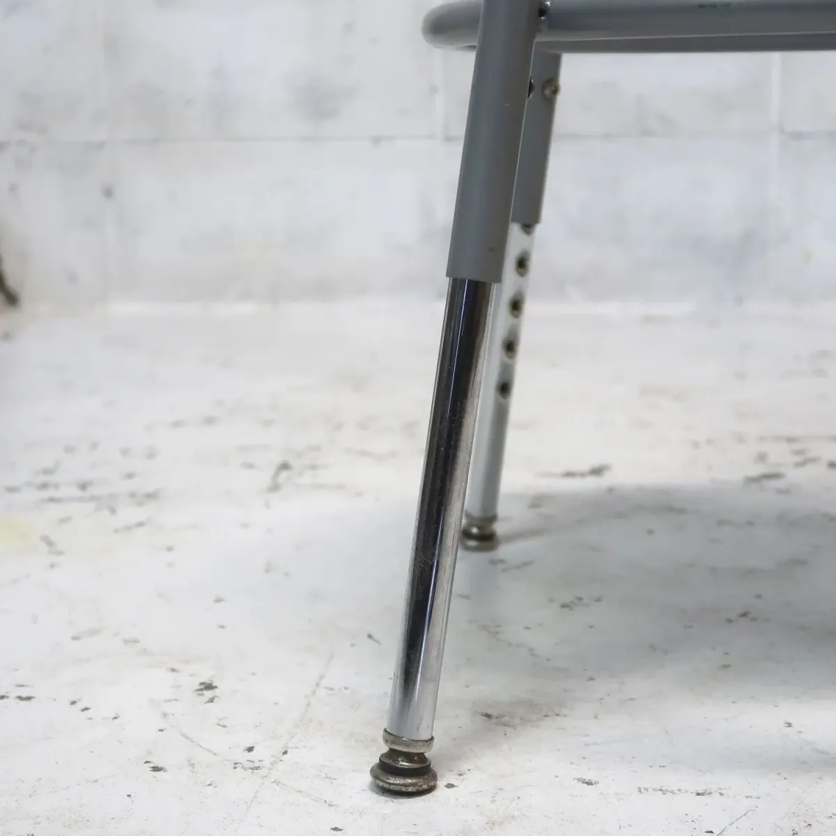 National Public Seating メタルスツール