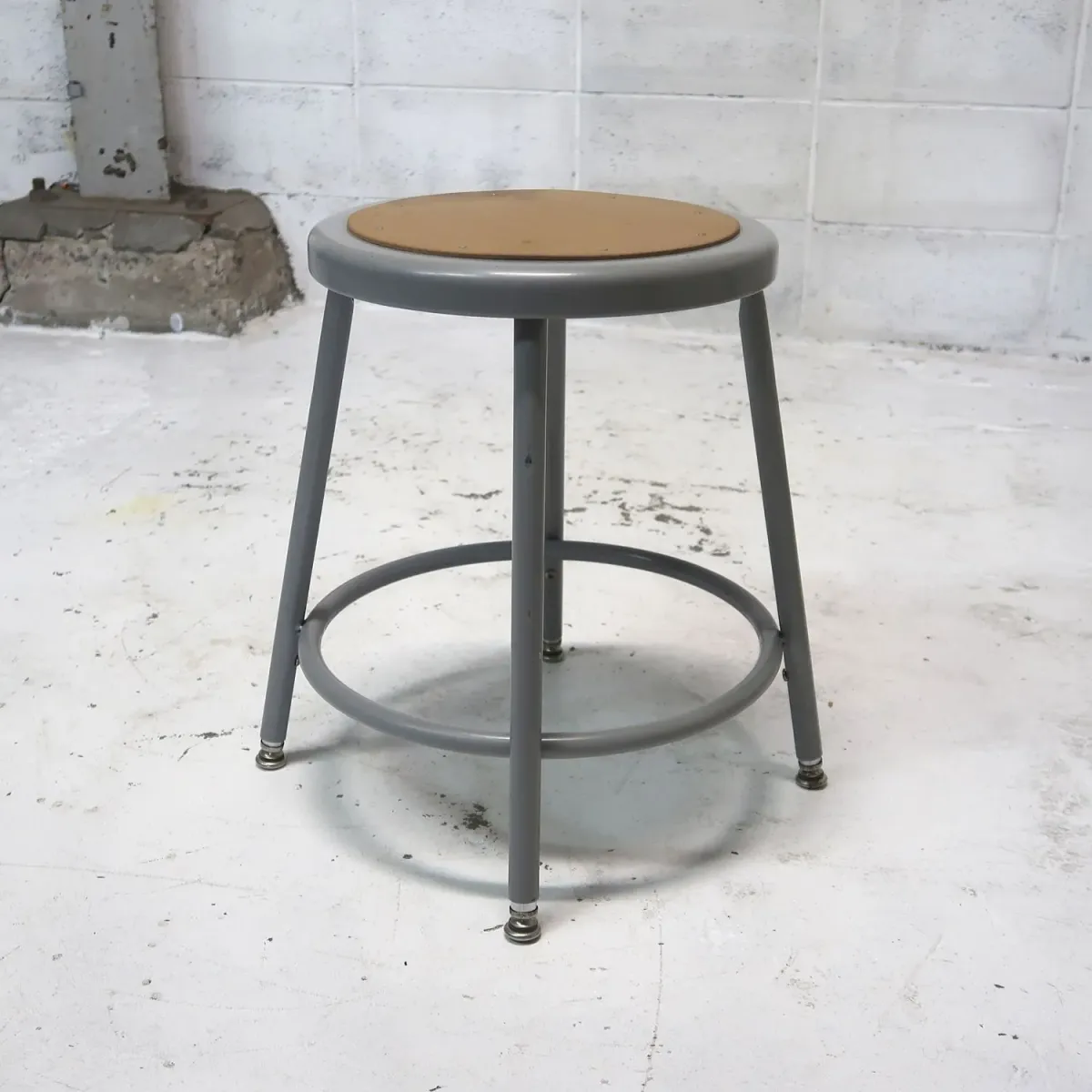 National Public Seating メタルスツール