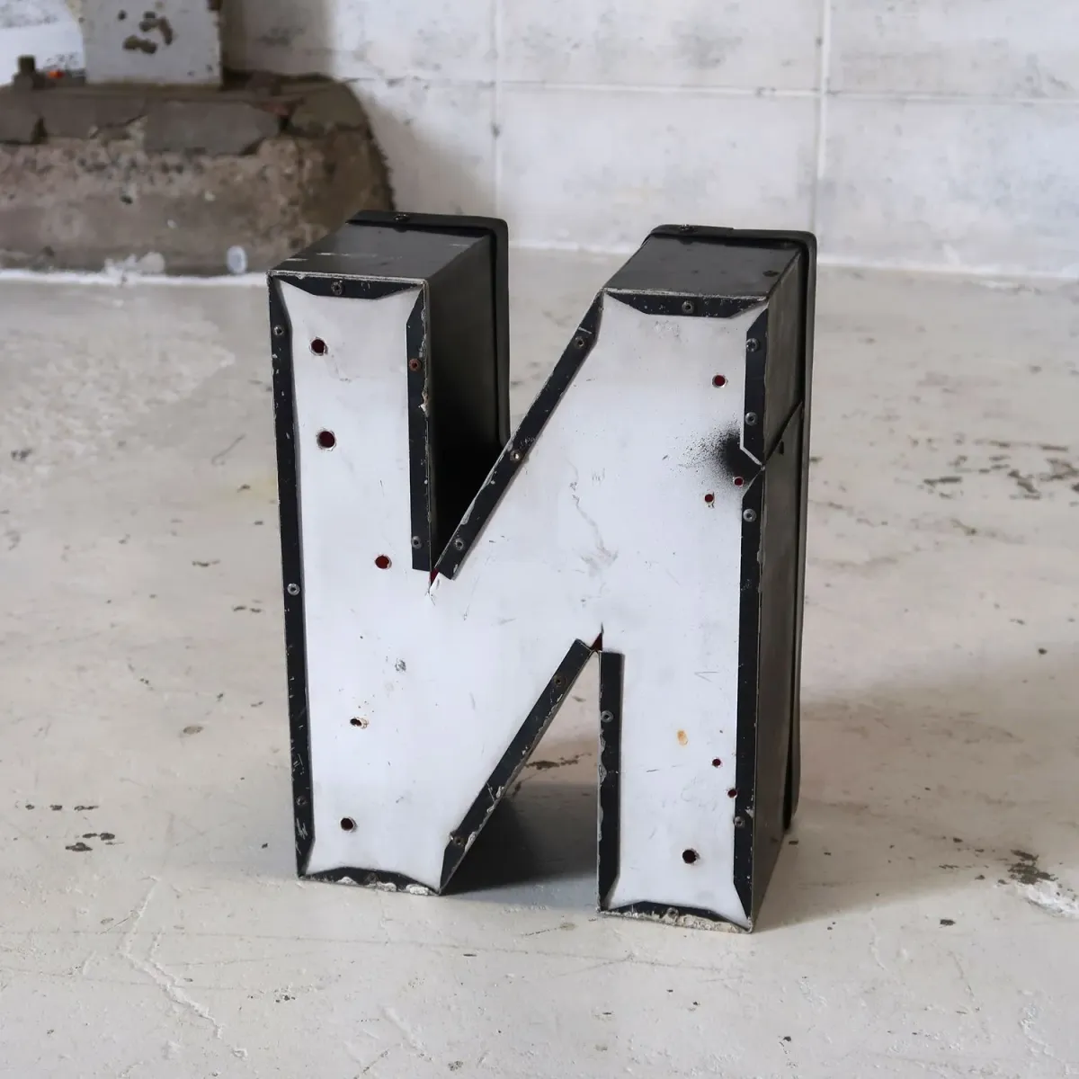 ビンテージ レターサイン N