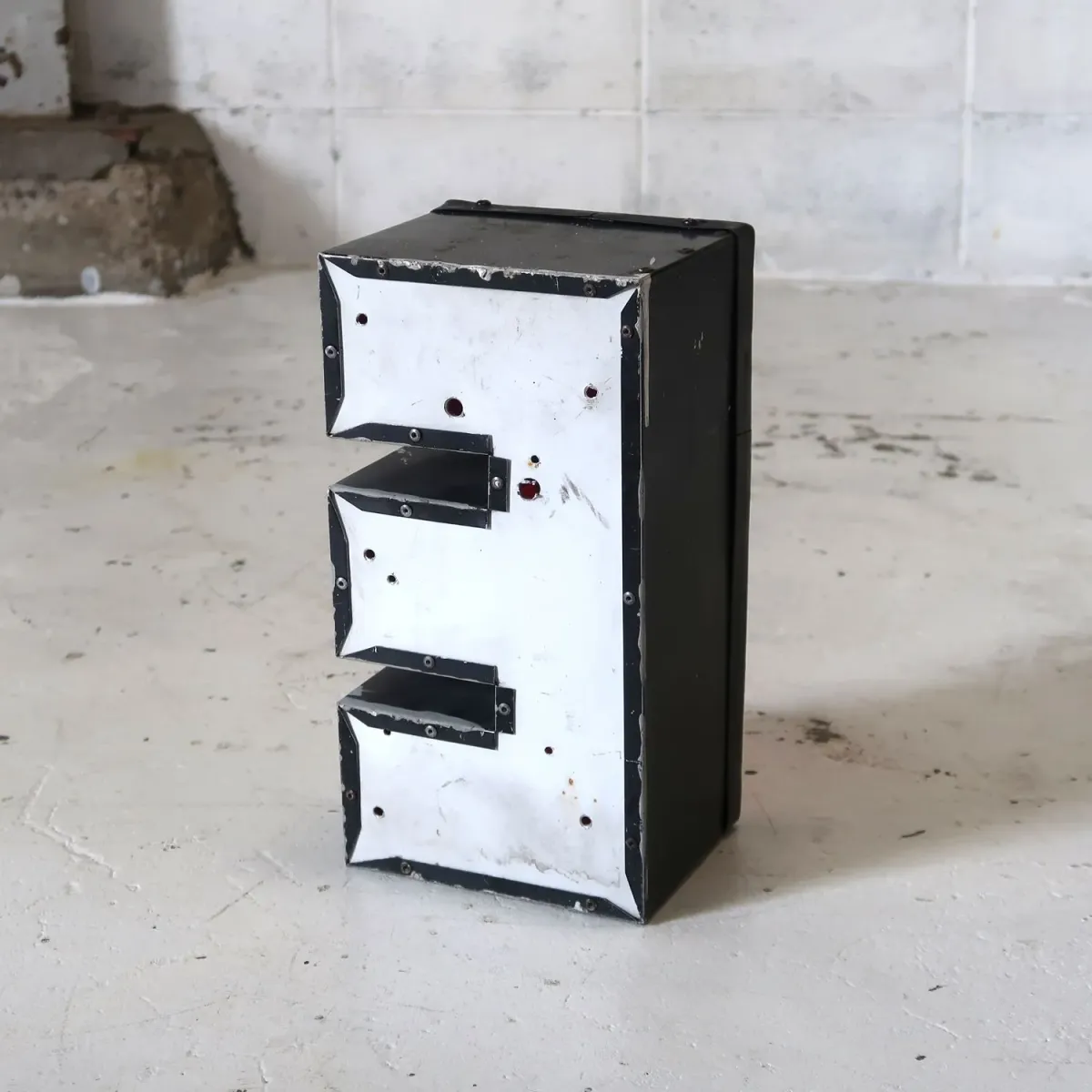 ビンテージ レターサイン E