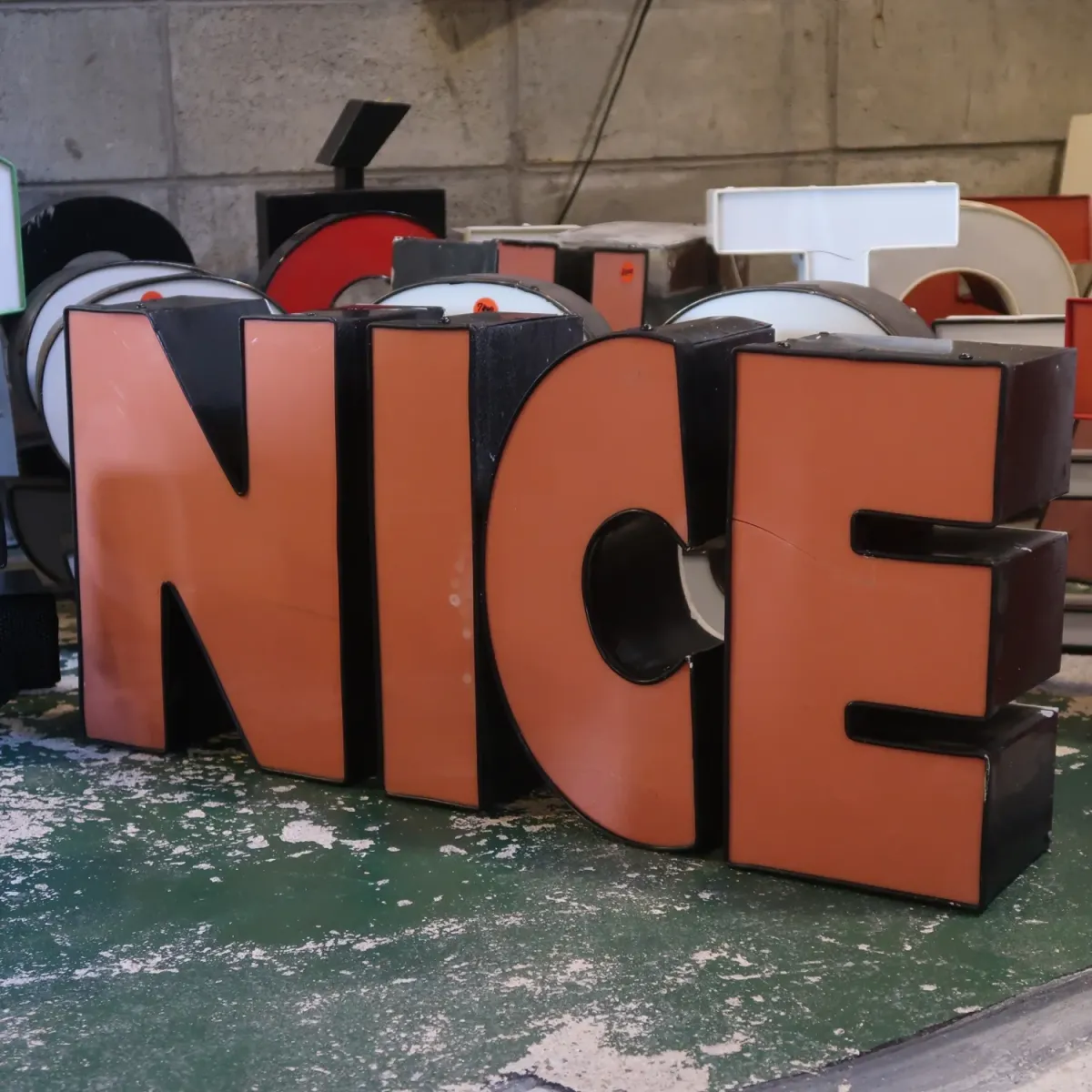 ビンテージ レターサイン C