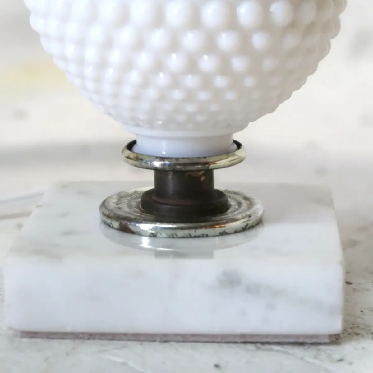 アンティーク ミルクガラス×ストーンベース テーブルランプ