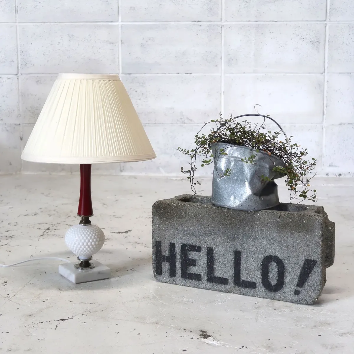 アンティーク ミルクガラス×ストーンベース テーブルランプ