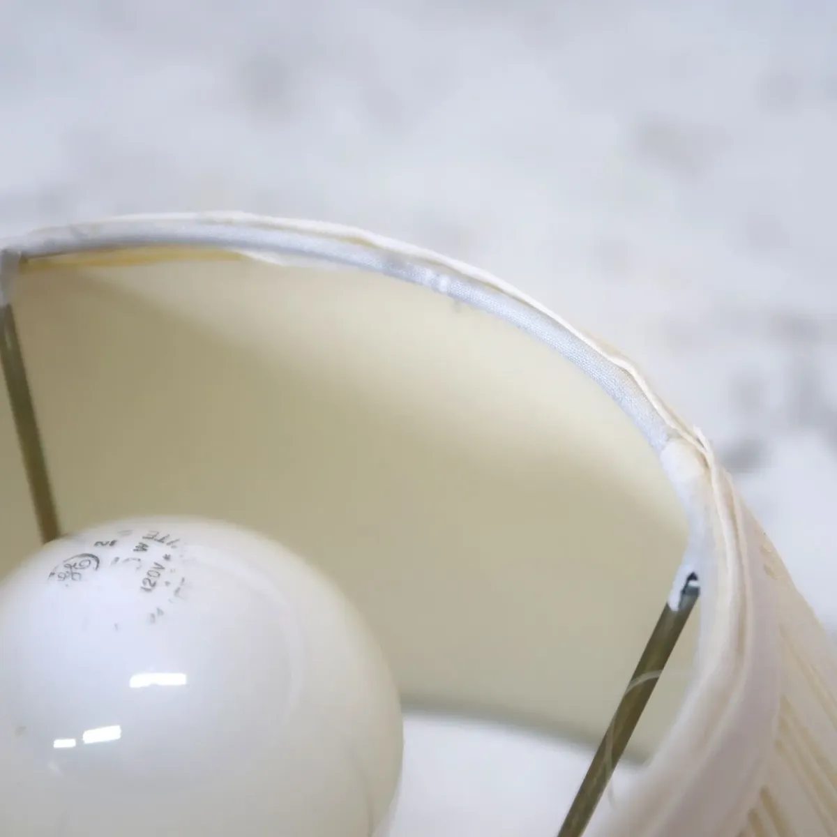 アンティーク ミルクガラス×ストーンベース テーブルランプ