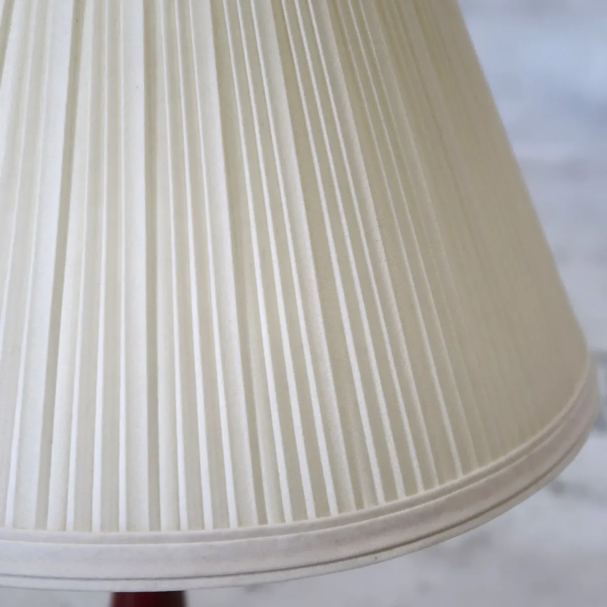 アンティーク ミルクガラス×ストーンベース テーブルランプ