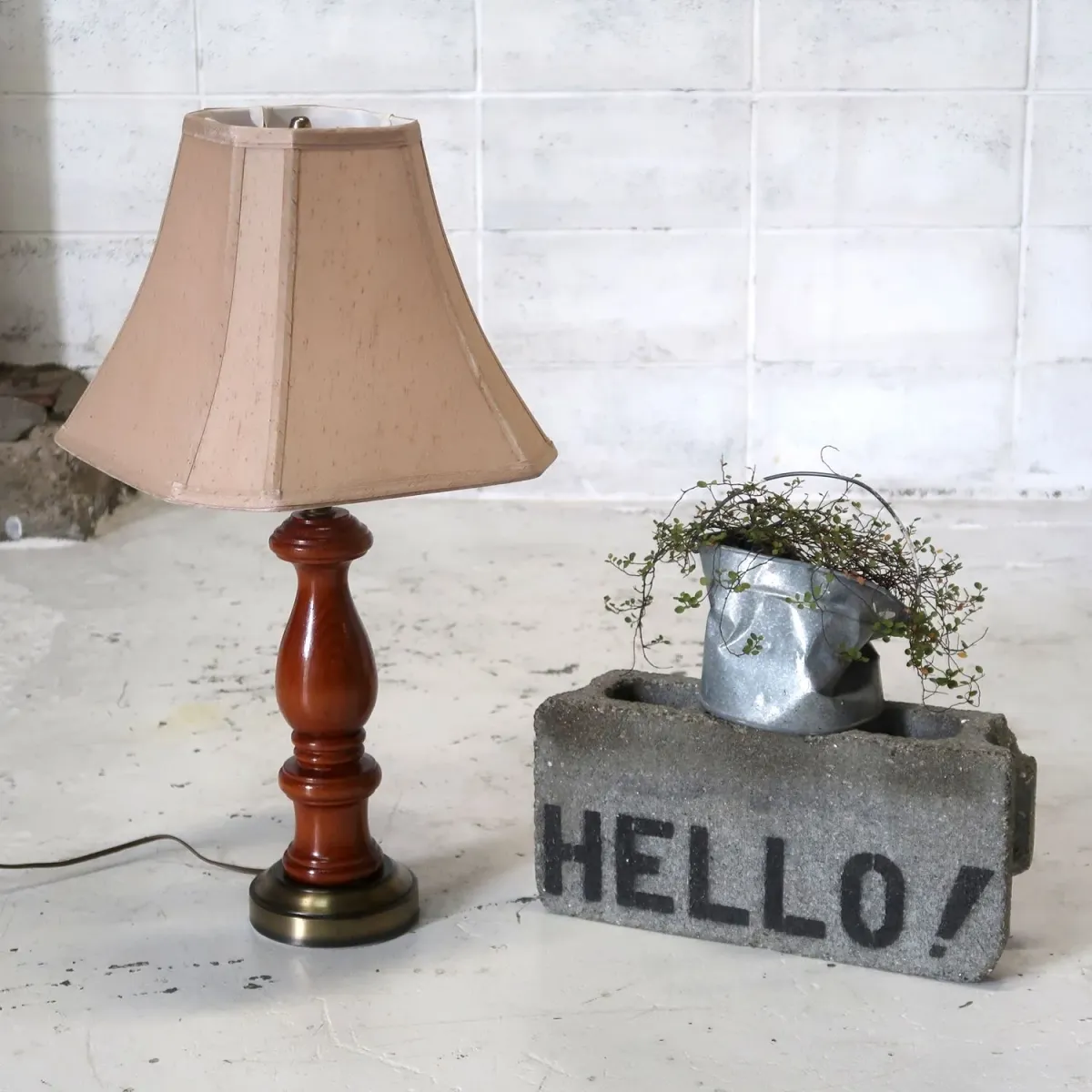 アンティーク モダンデザイン テーブルランプ