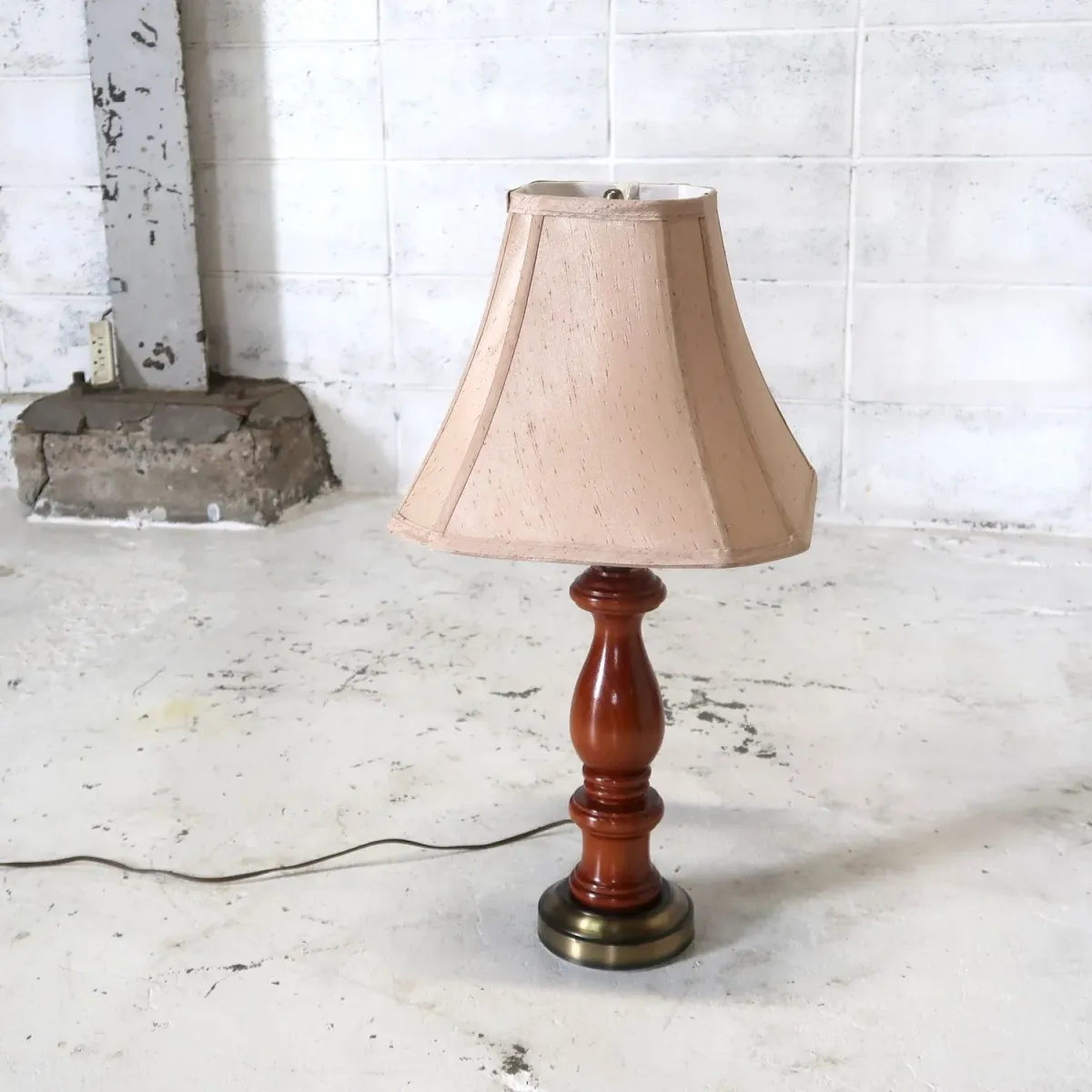 アンティーク モダンデザイン テーブルランプ