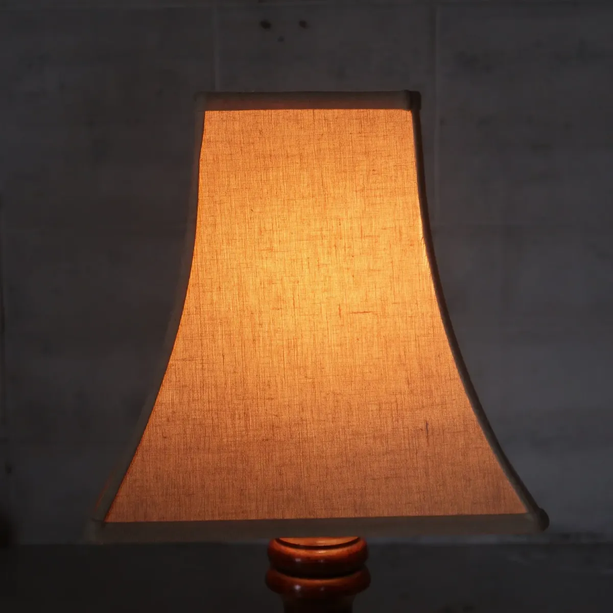 アンティーク モダンデザイン テーブルランプ