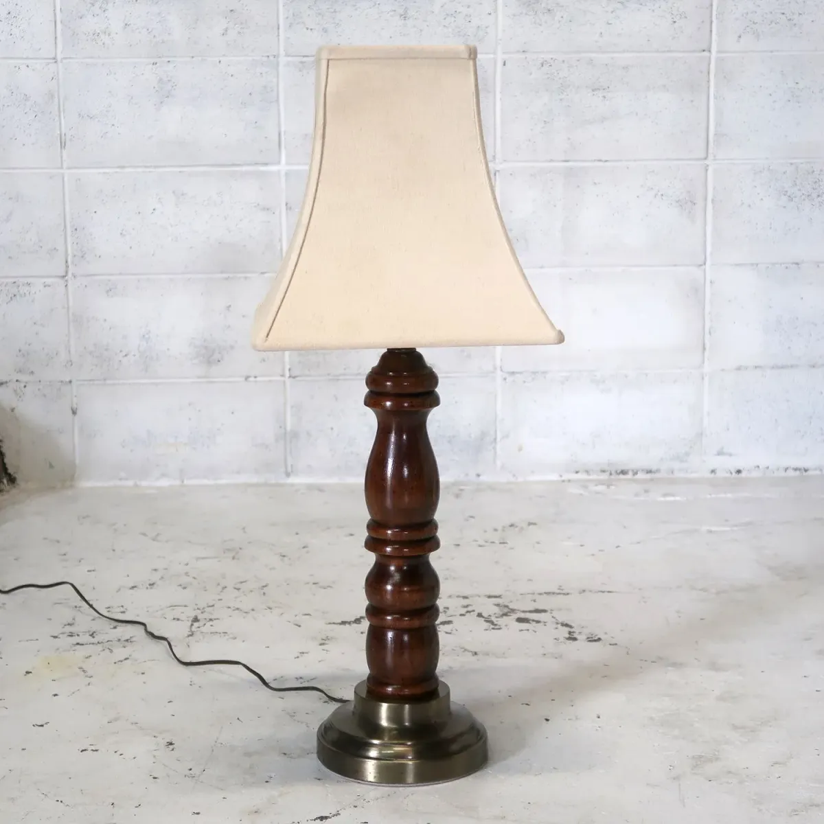 アンティーク モダンデザイン テーブルランプ